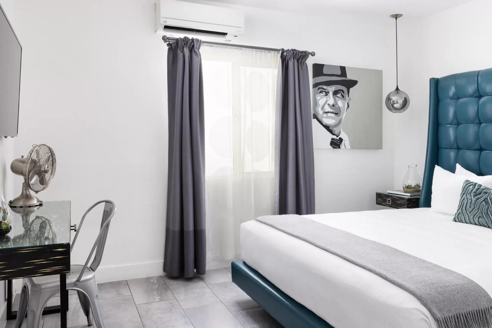 Bedroom, Bed in The Palm Springs Hotel