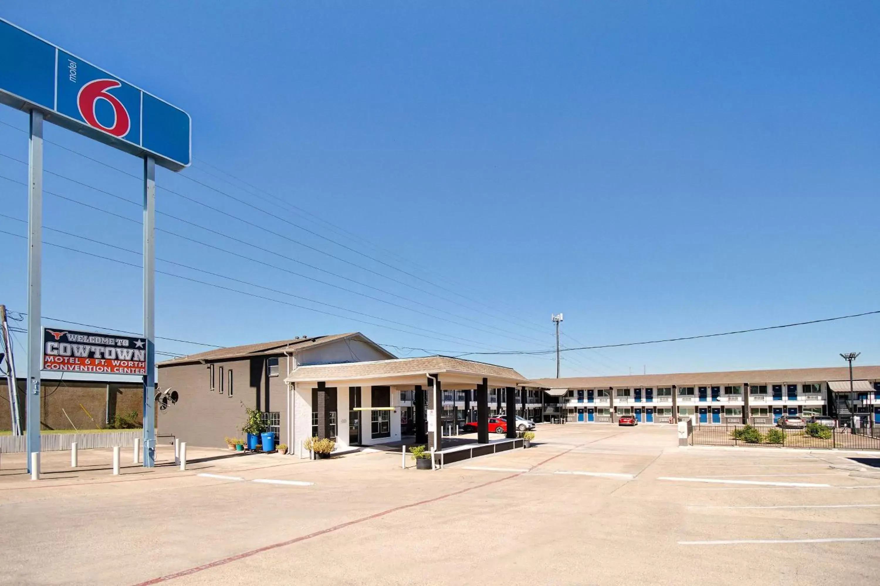 Property Building in Motel 6-Fort Worth, TX - Convention Center