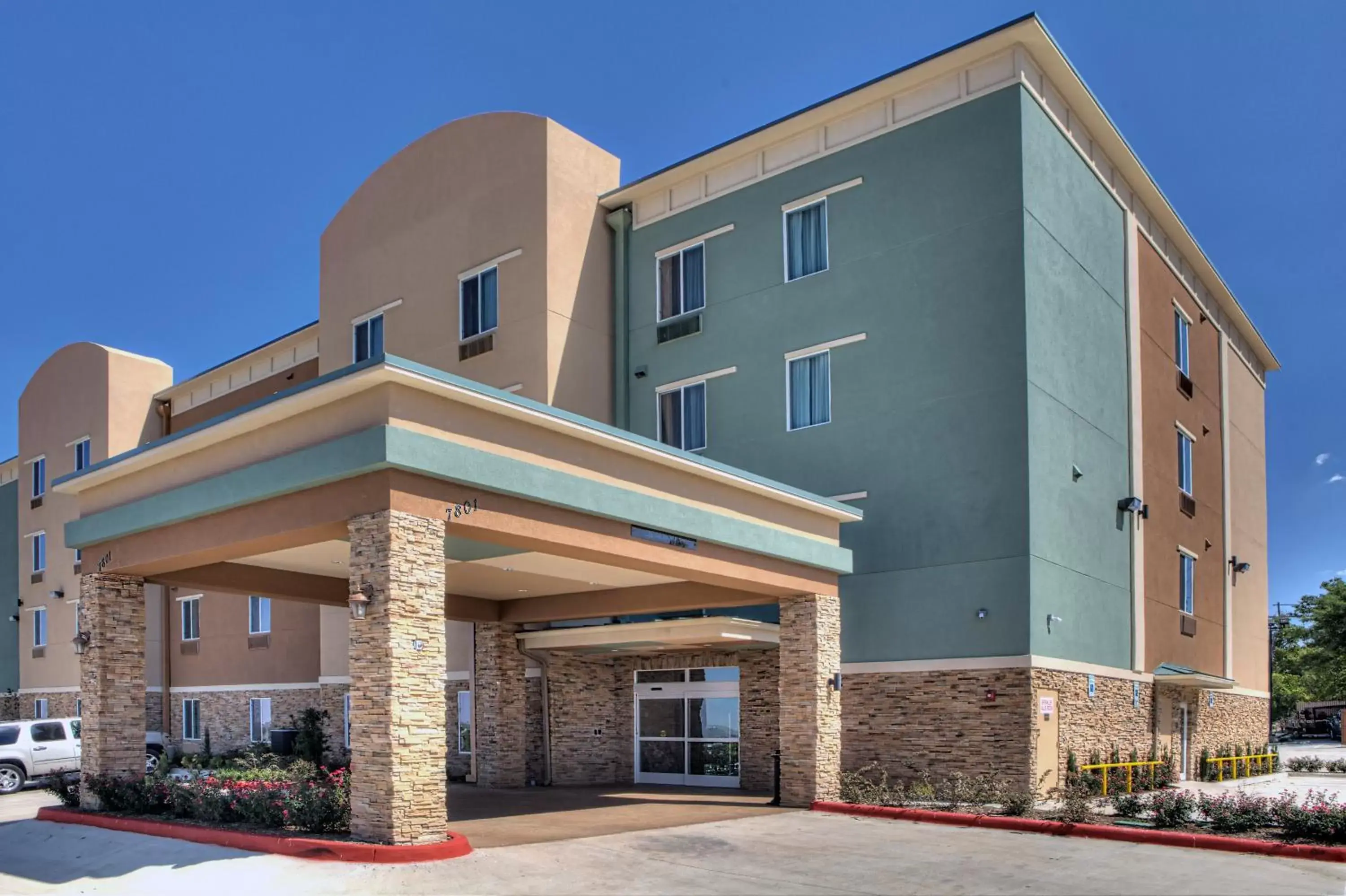 Facade/entrance, Property Building in Comfort Inn & Suites, White Settlement-Fort Worth West, TX