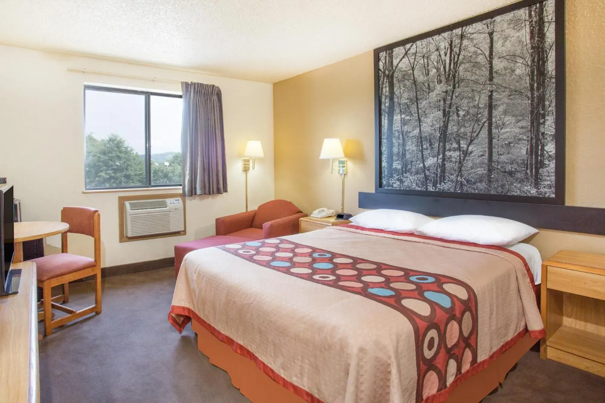 Queen Room - Smoking in Super 8 by Wyndham Lexington VA Queen Room - Smoking in Super 8 by Wyndham Lexington VA