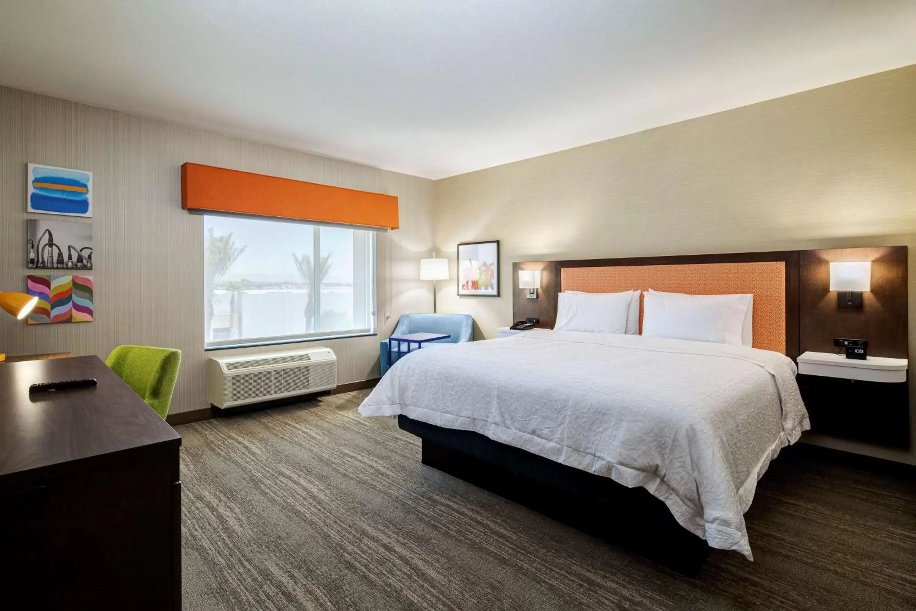 Bedroom in Hampton Inn & Suites Indio, Ca