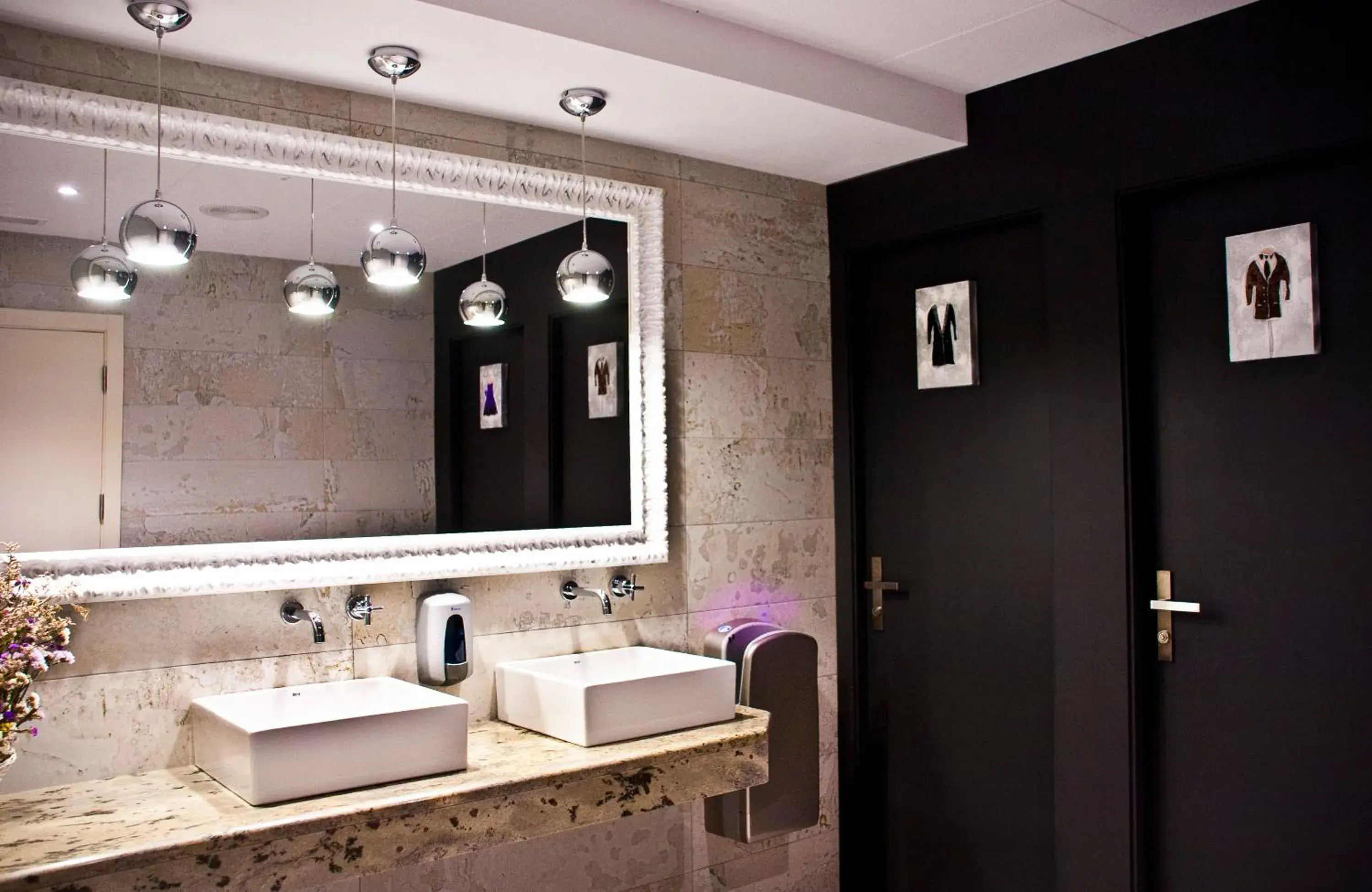 Area and facilities, Bathroom in Sant Jordi Boutique Hotel