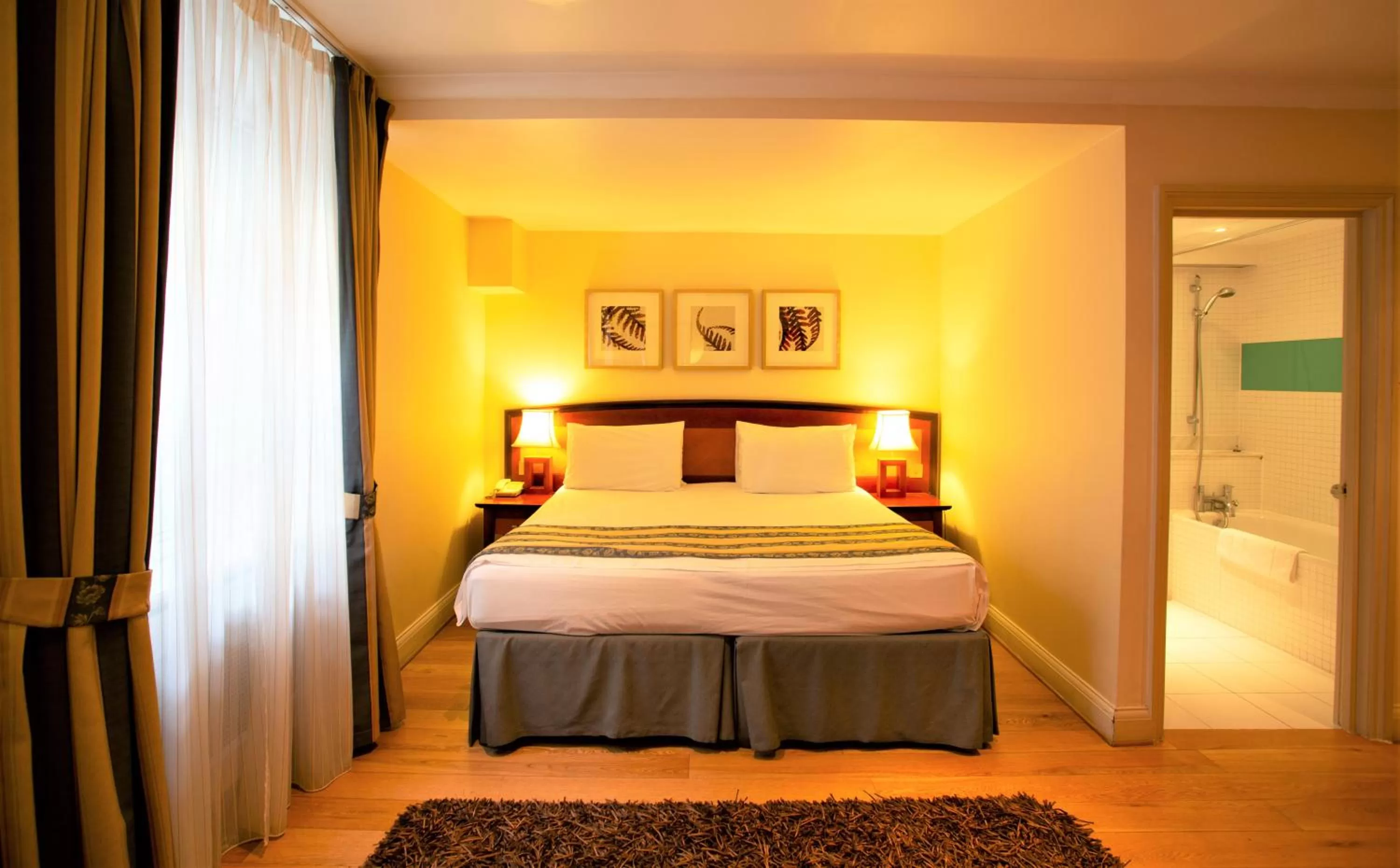 Bed in The Sumner Hotel