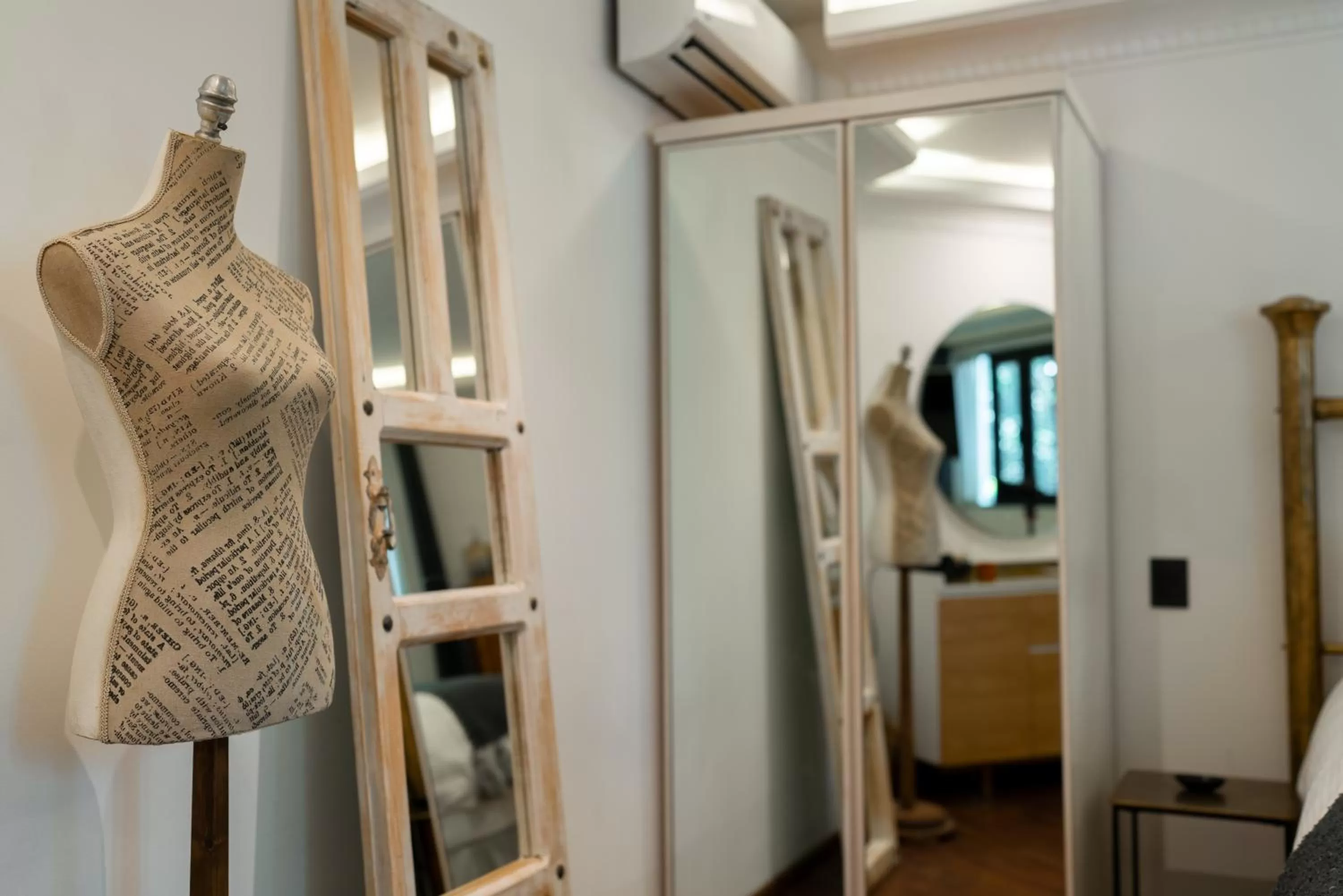 wardrobe in Orchid House Mexico City