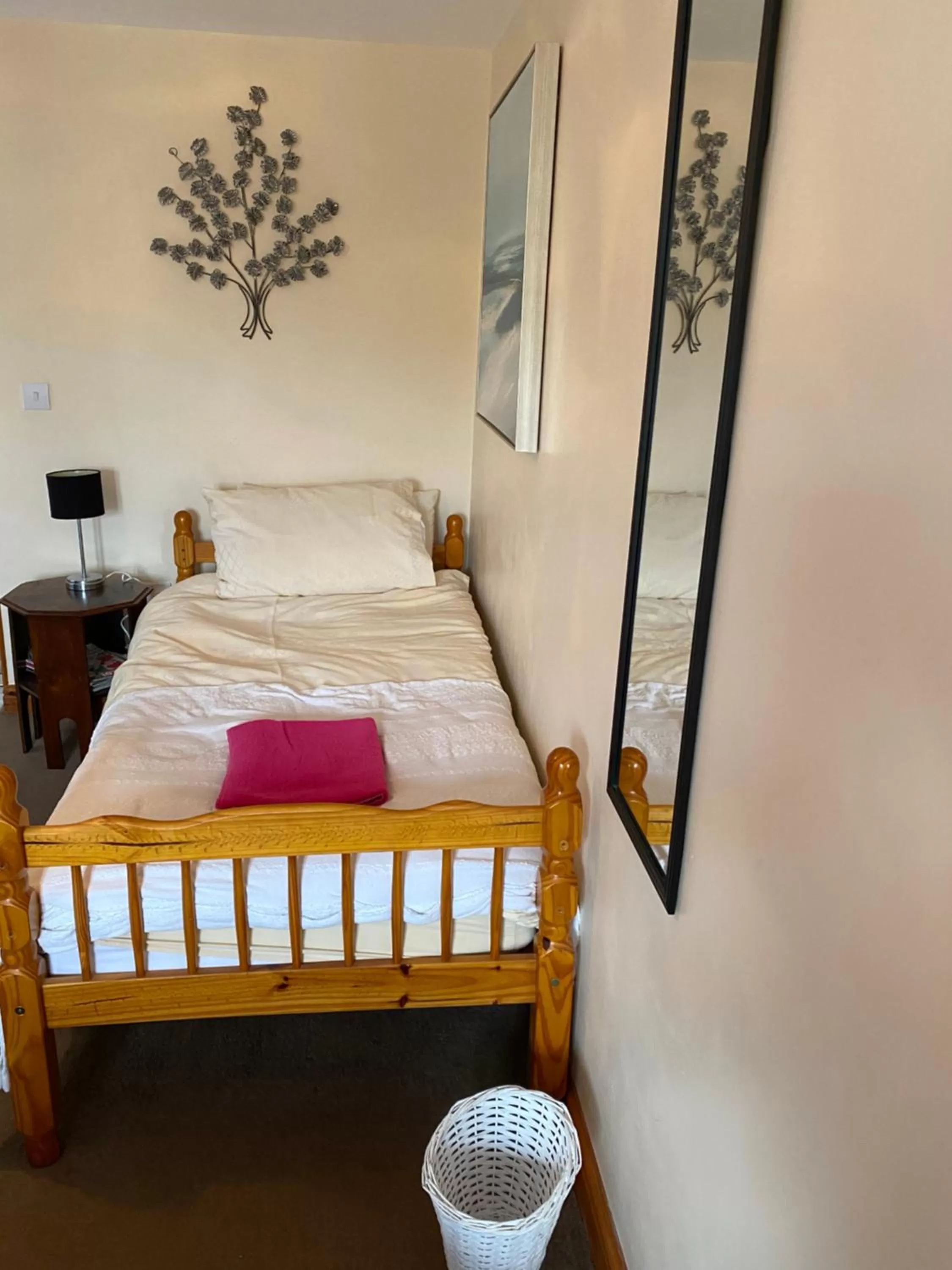 Bed in The crown inn Longtown