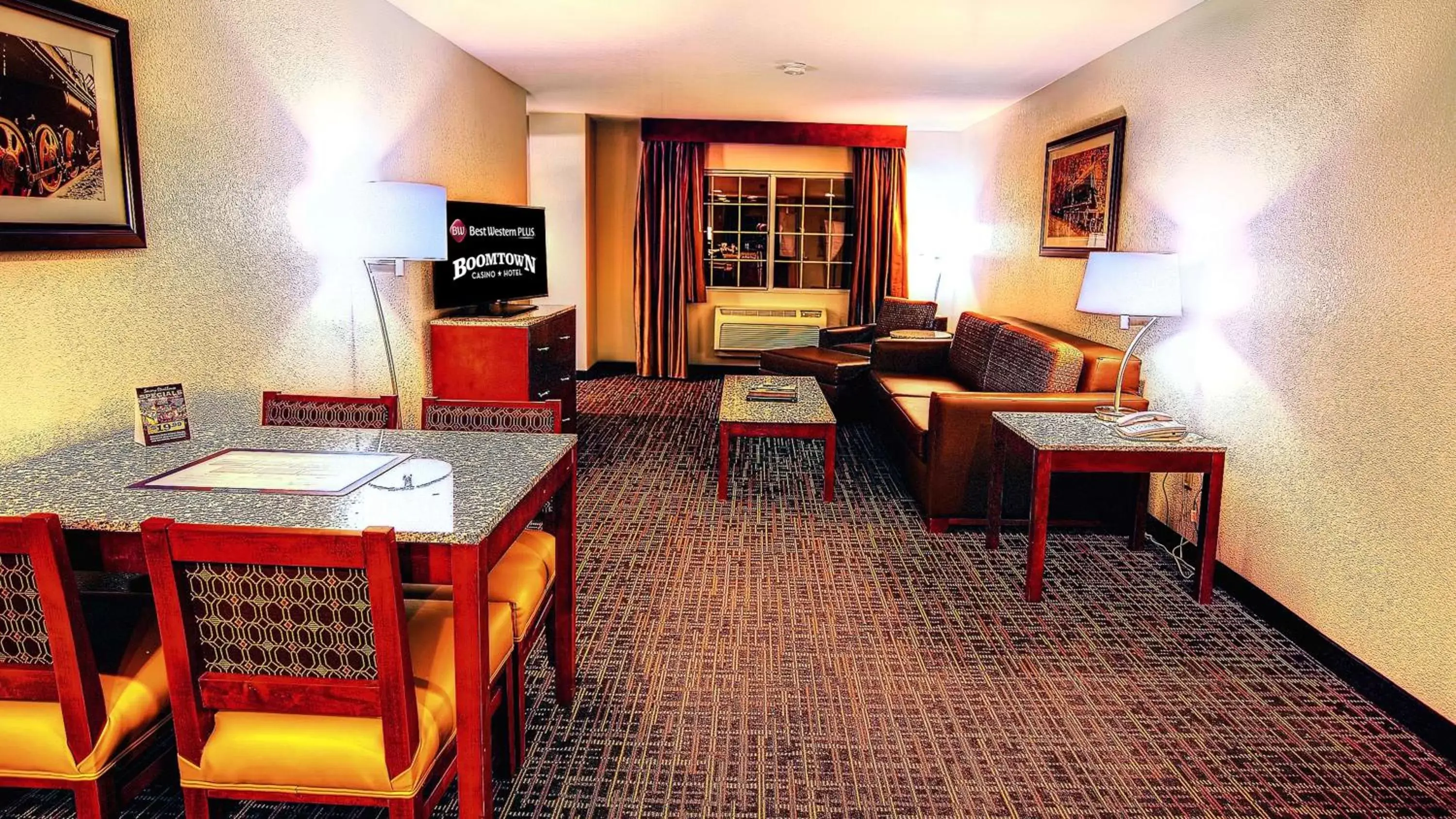 Living room, Seating Area in Best Western Plus Boomtown Casino Hotel