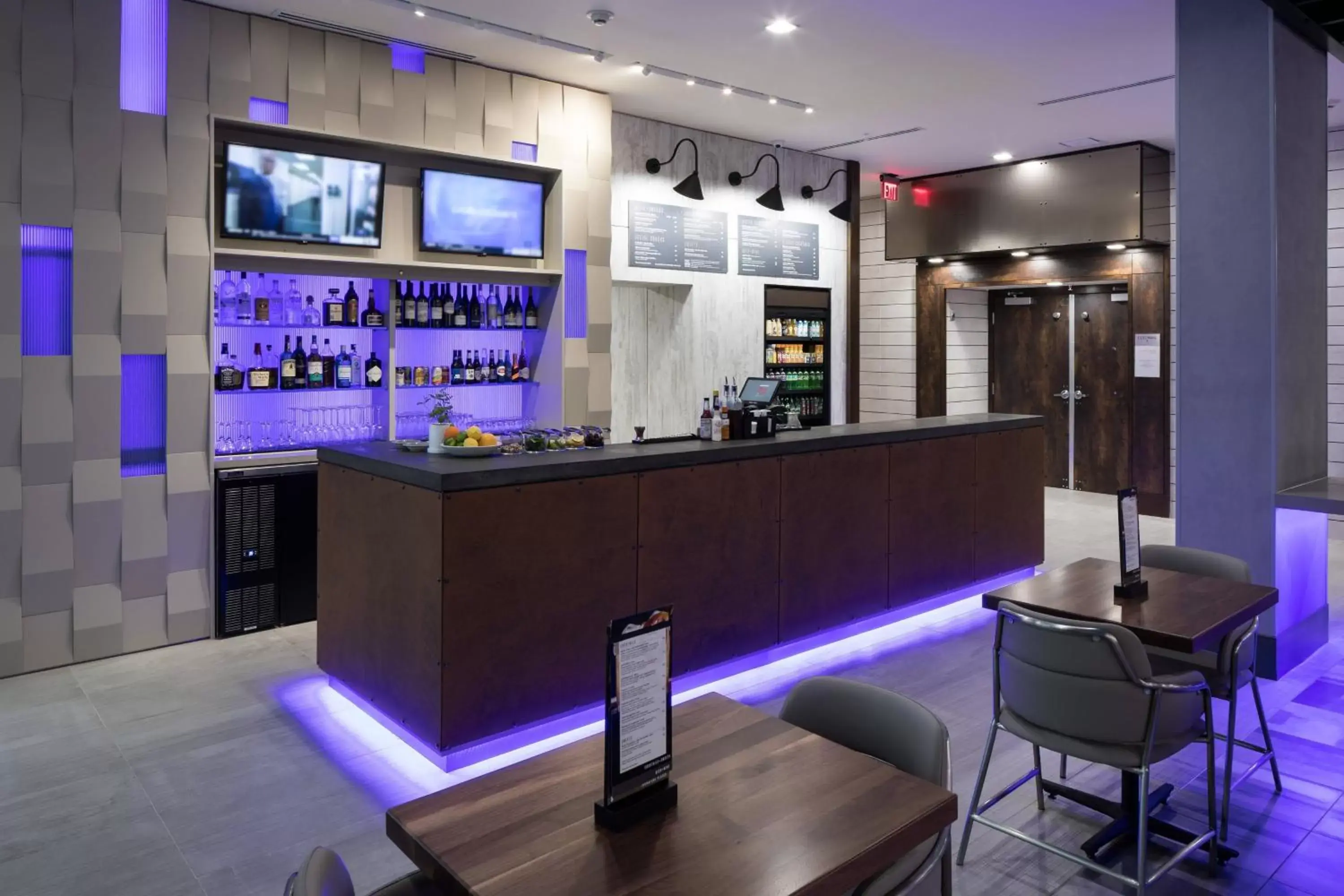 Restaurant/places to eat, Lounge/Bar in Courtyard by Marriott Houston Heights/I-10