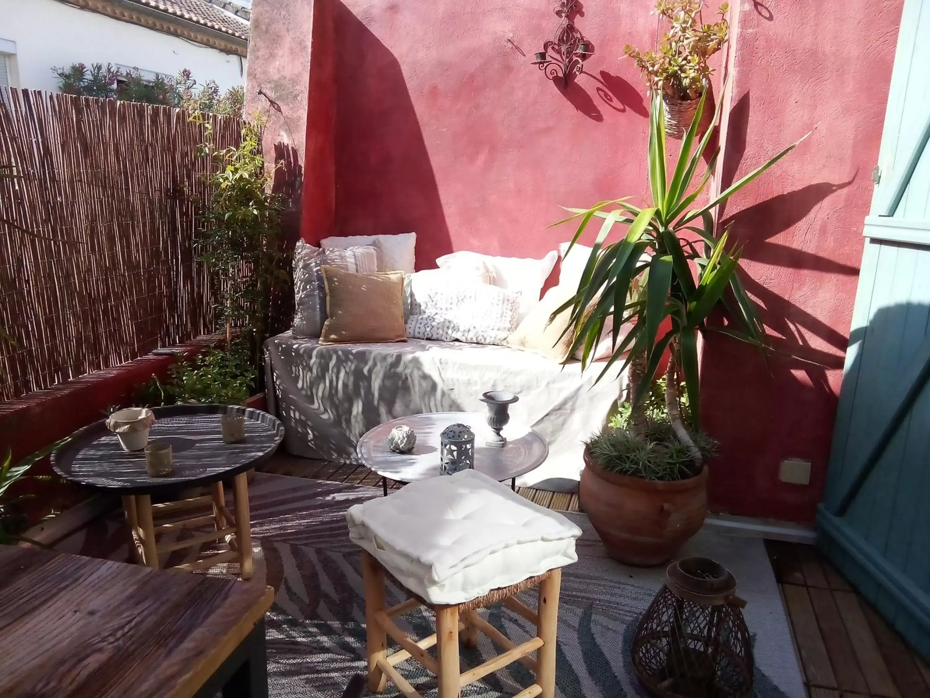 Patio, Seating Area in La maison perchee