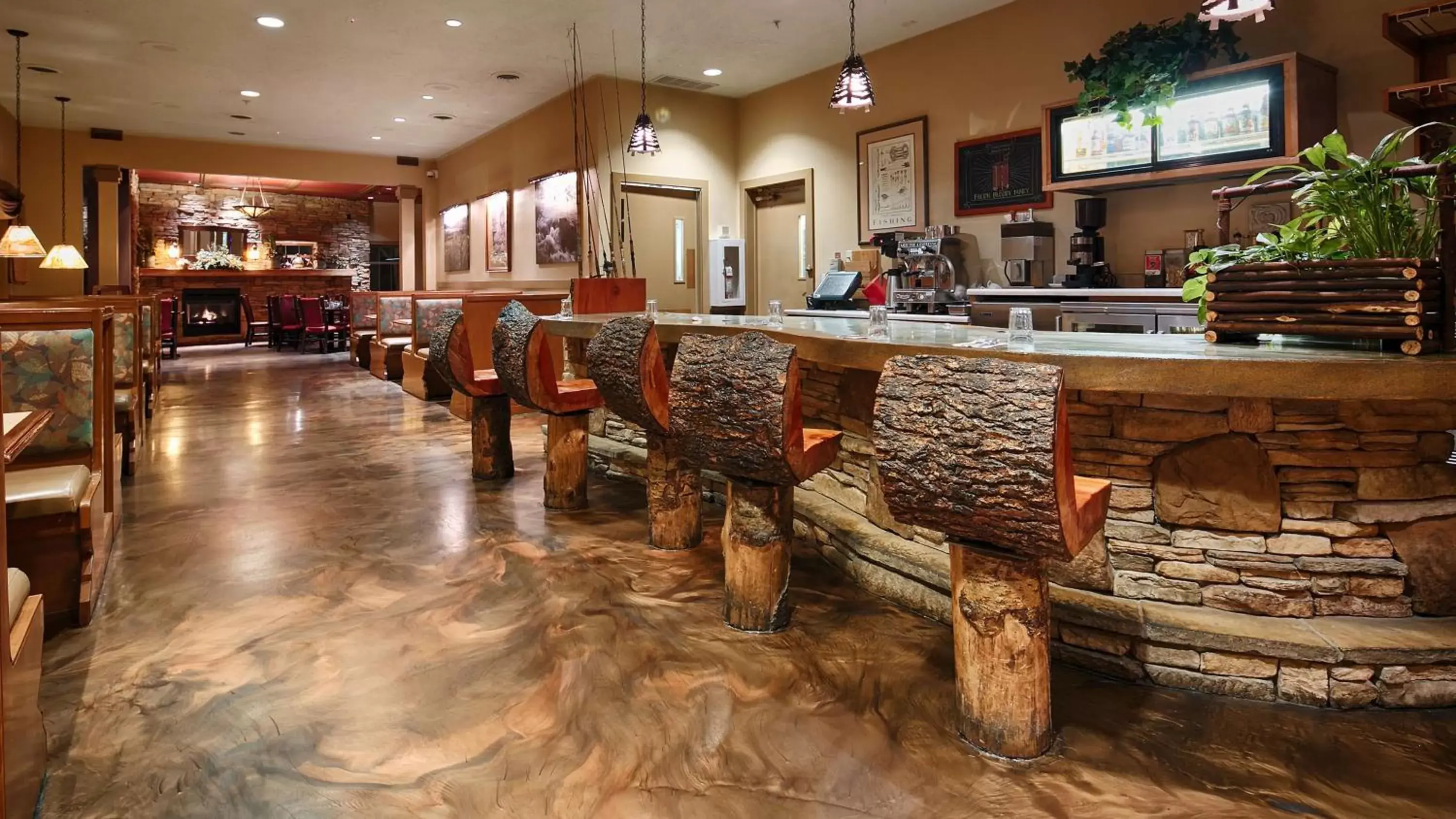 Restaurant/places to eat, Lounge/Bar in Best Western Plus High Country Inn