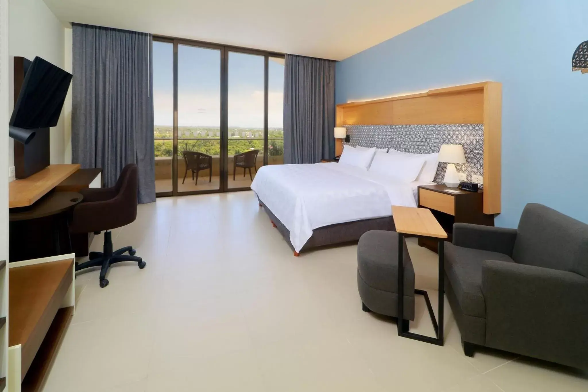 Bedroom in Holiday Inn Tuxpan - Convention Center, an IHG Hotel