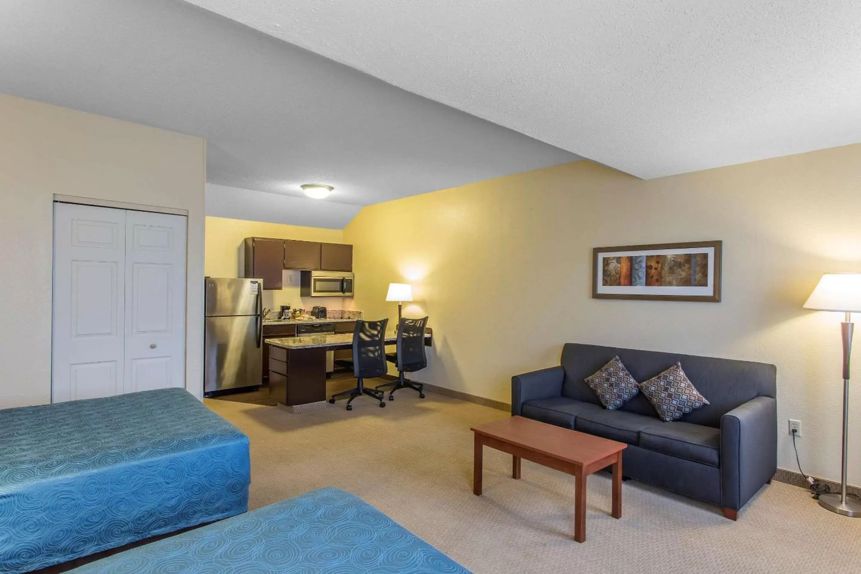 Living room, Seating Area in MainStay Suites Brentwood-Nashville