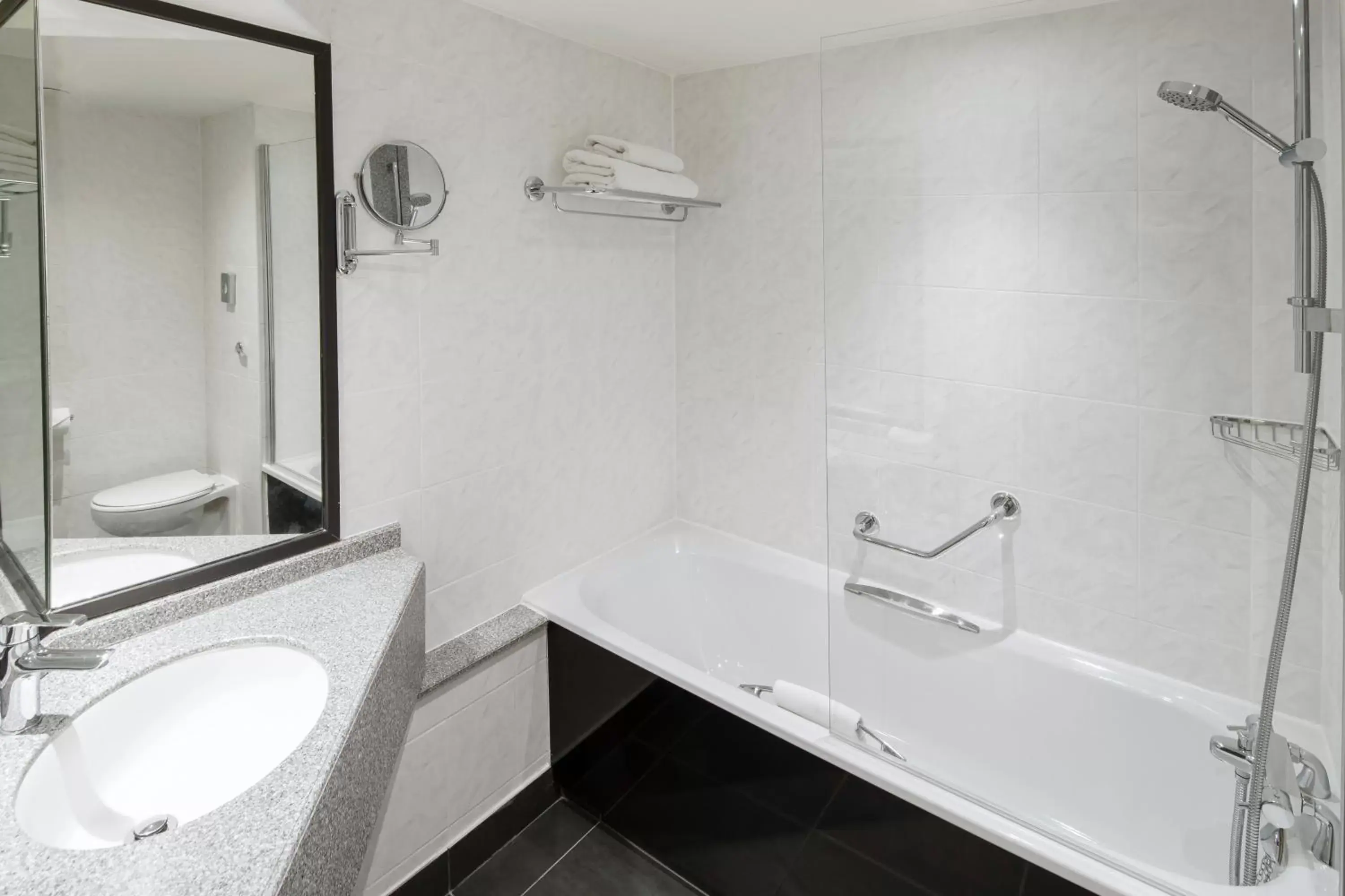 Shower, Bathroom in Crowne Plaza Nottingham, an IHG Hotel