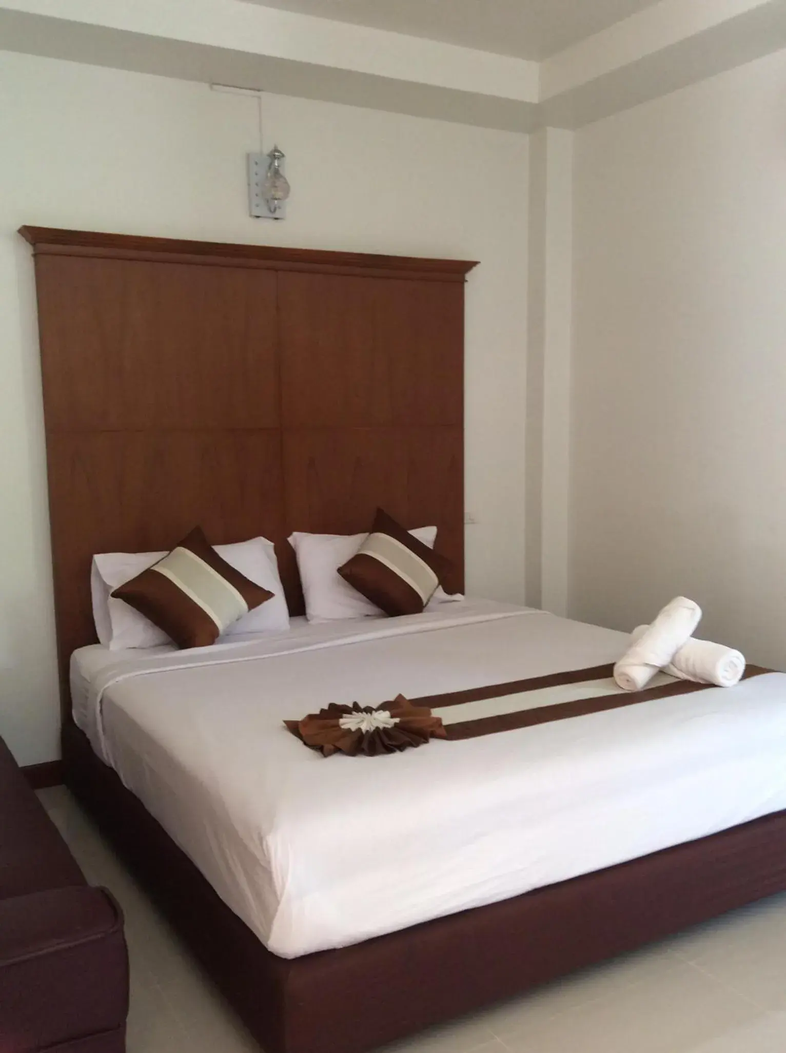 Photo of the whole room, Bed in Lanta Paradise Beach Resort