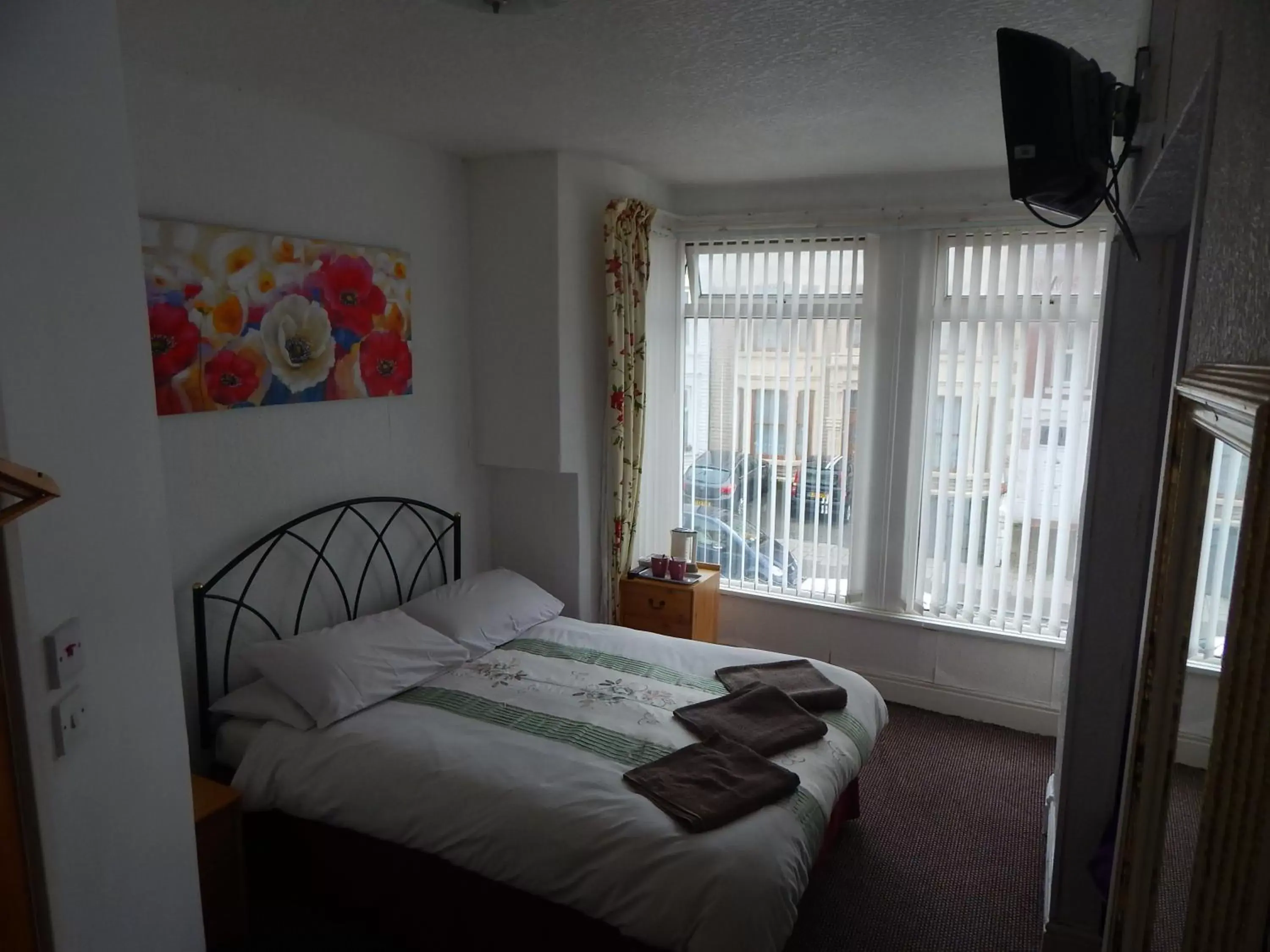 Bedroom, Bed in Llanryan Guest House