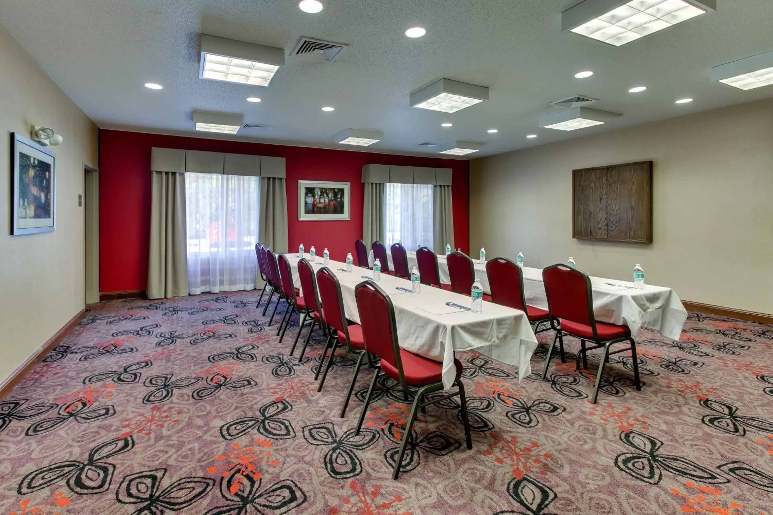 Meeting/conference room in Holiday Inn Express Hotel & Suites Lancaster-Lititz, an IHG Hotel