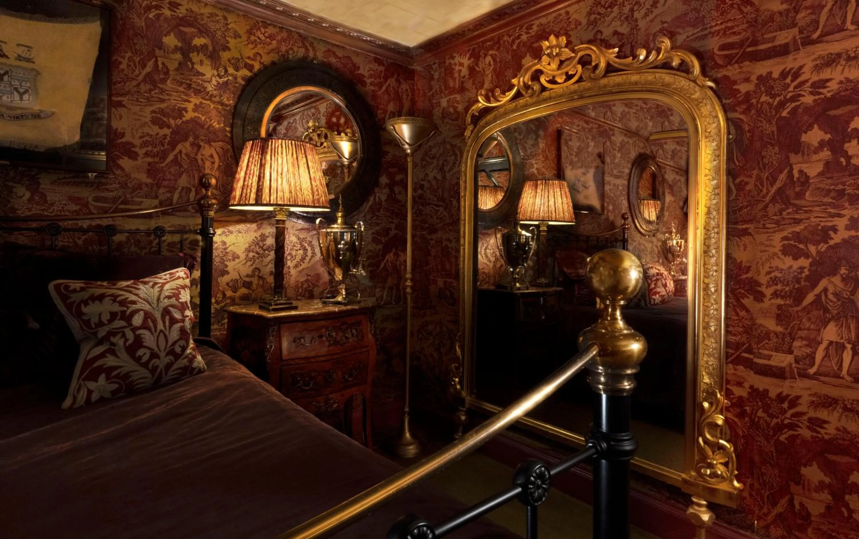 Bed in Prestonfield House