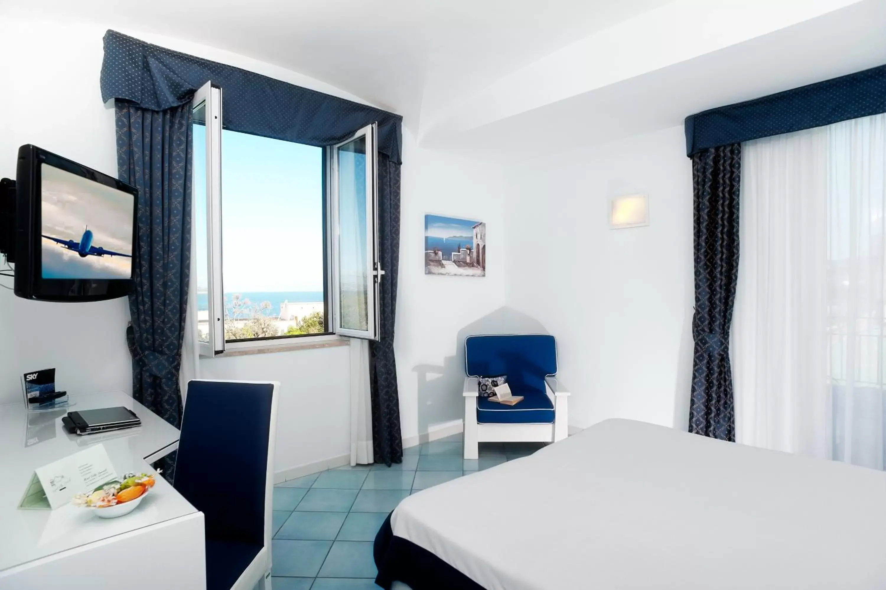 TV and multimedia, Bed in Hotel Villa Durrueli Resort & Spa
