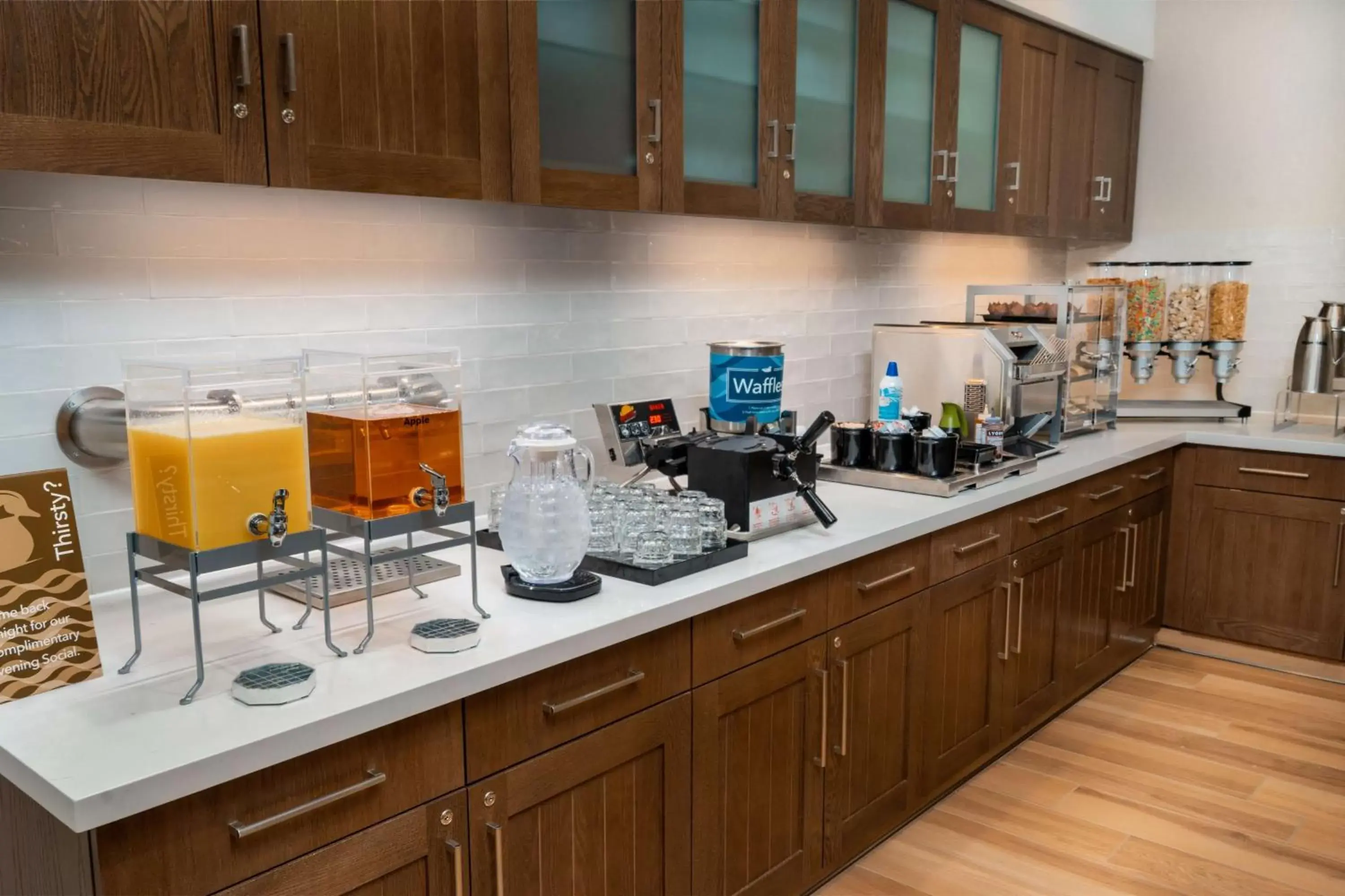Breakfast, Kitchen/Kitchenette in Homewood Suites By Hilton Rancho Cordova, Ca