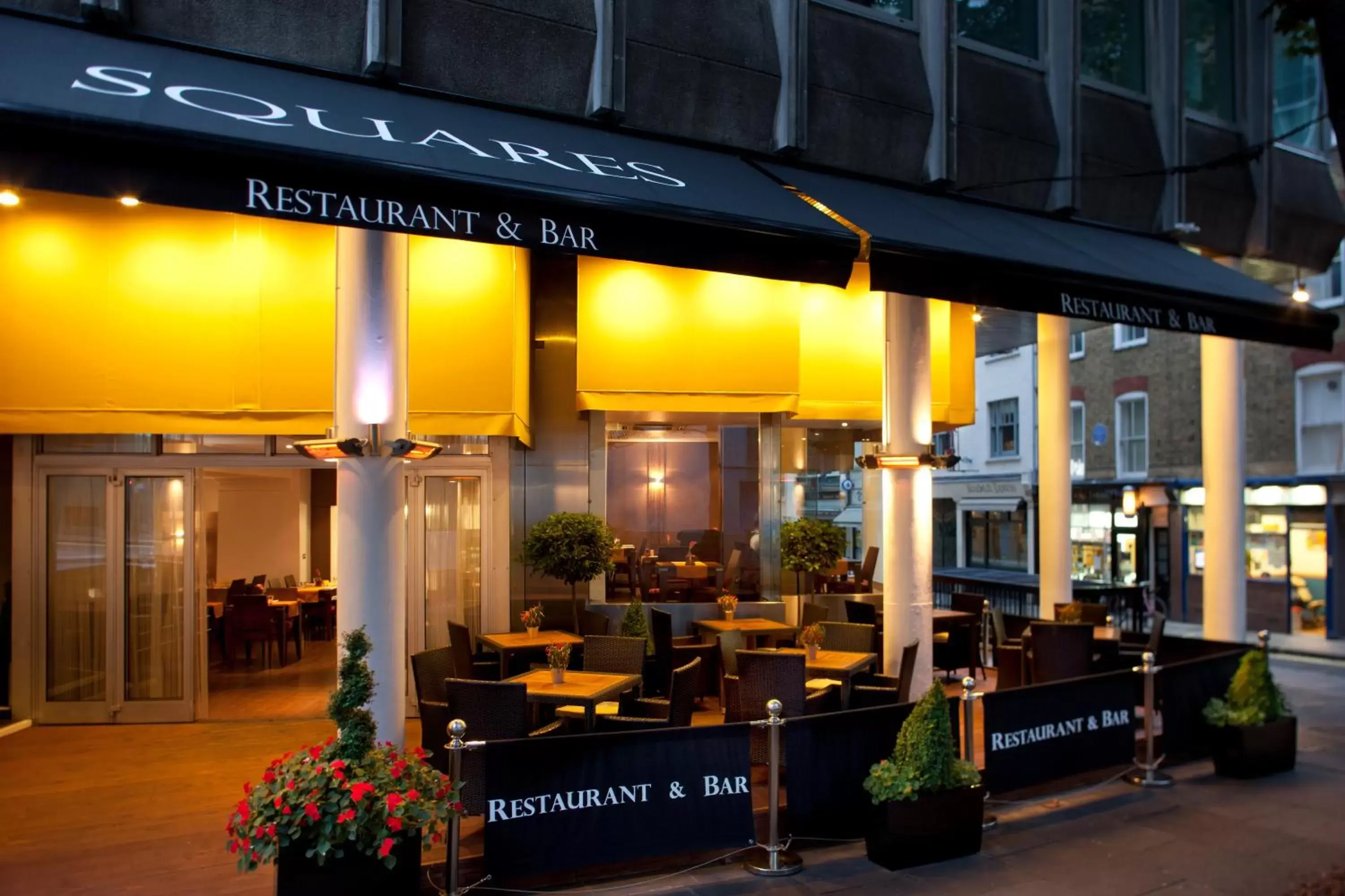 Restaurant/places to eat in Thistle Trafalgar Square