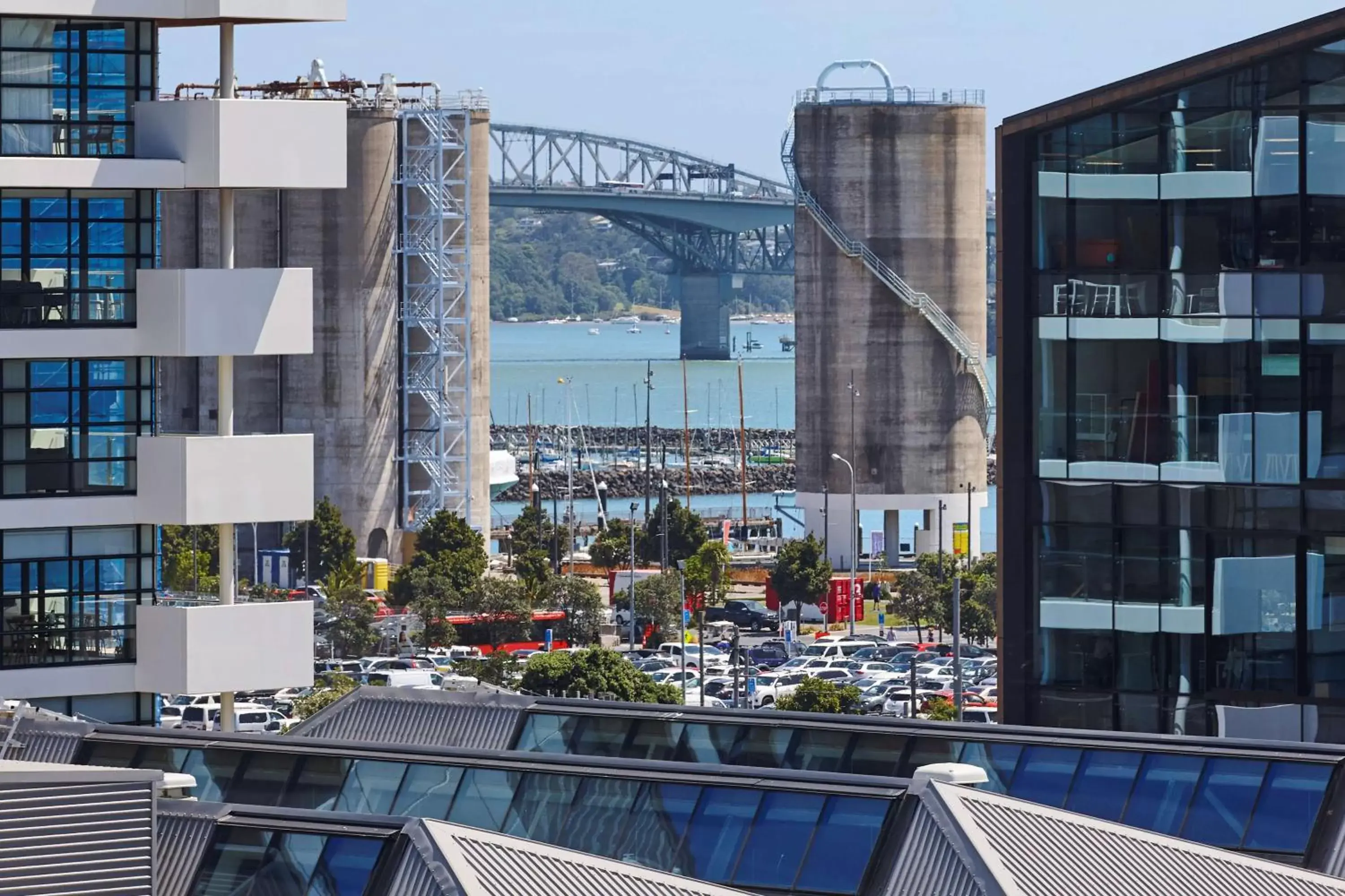 Photo of the whole room in Travelodge Hotel Auckland Wynyard Quarter