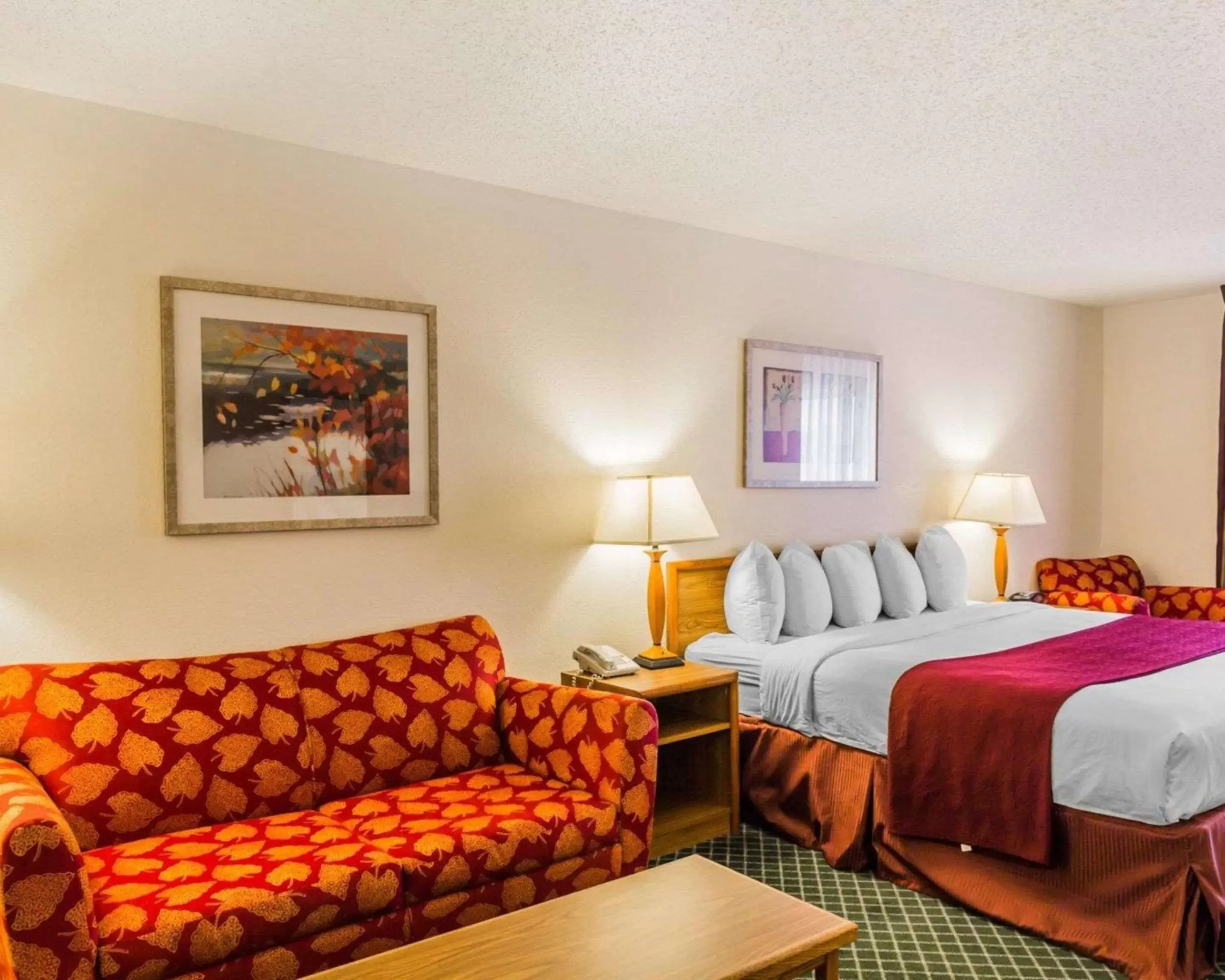 Bedroom in Quality Inn & Suites Golden - Denver West