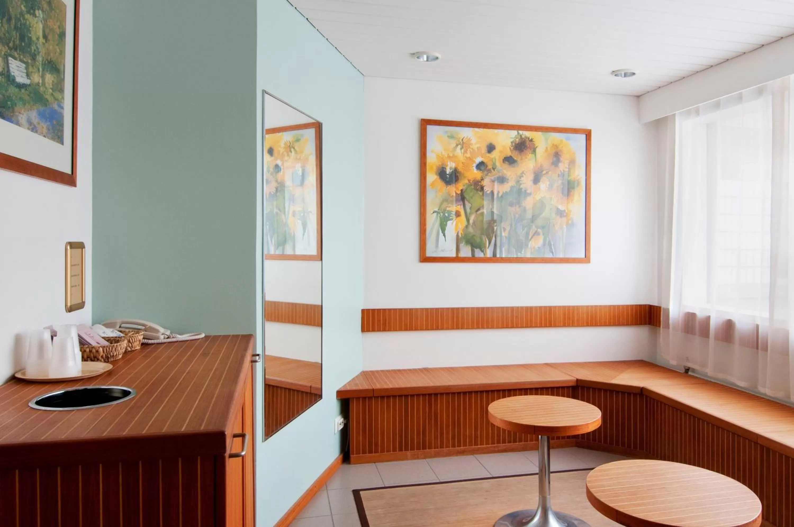 Area and facilities in Holiday Inn Helsinki-Vantaa Airport by IHG