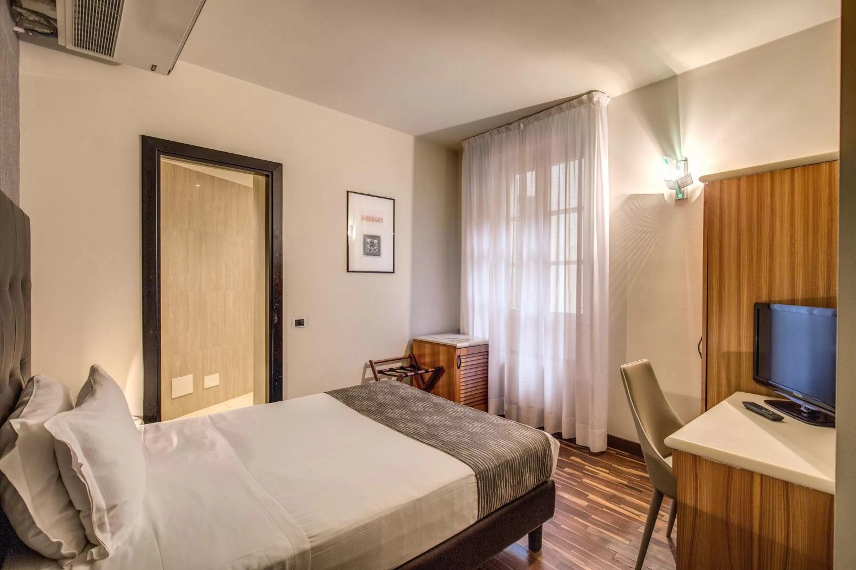 Bedroom, Bed in Albergo Firenze