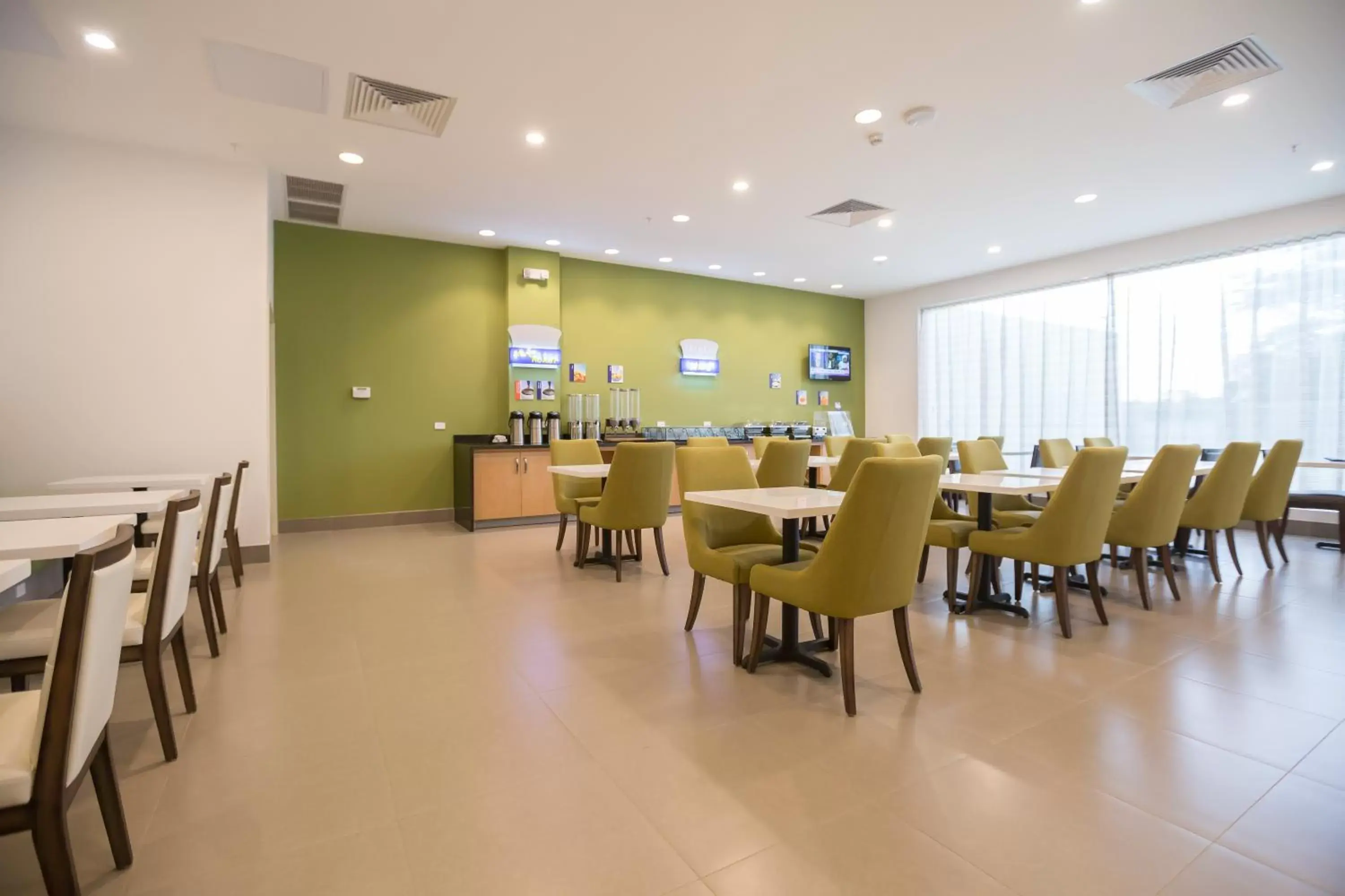 Breakfast, Restaurant/Places to Eat in Holiday Inn Express Managua, an IHG Hotel