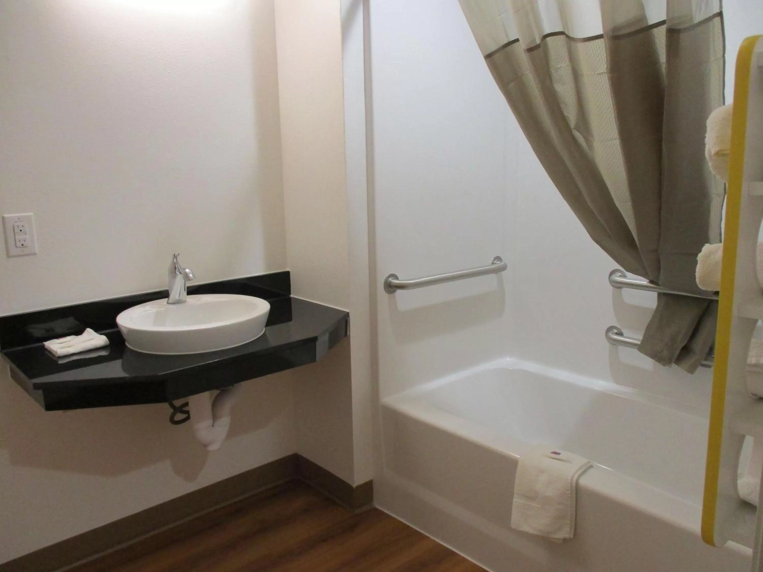 Bathroom in Motel 6 Fort Worth, TX - North - Saginaw