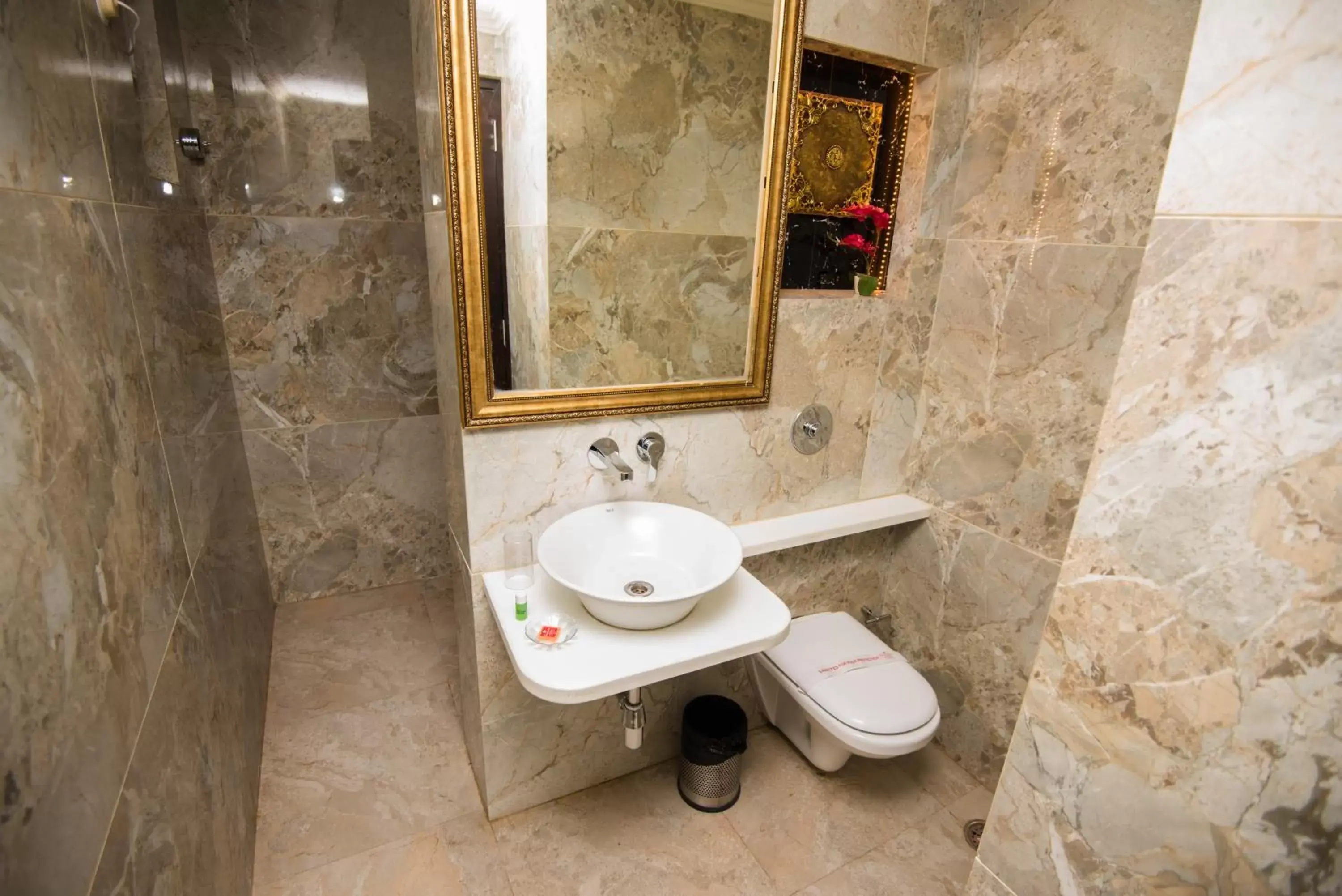 Bathroom in Hotel Heritage Inn at Assi Ghat