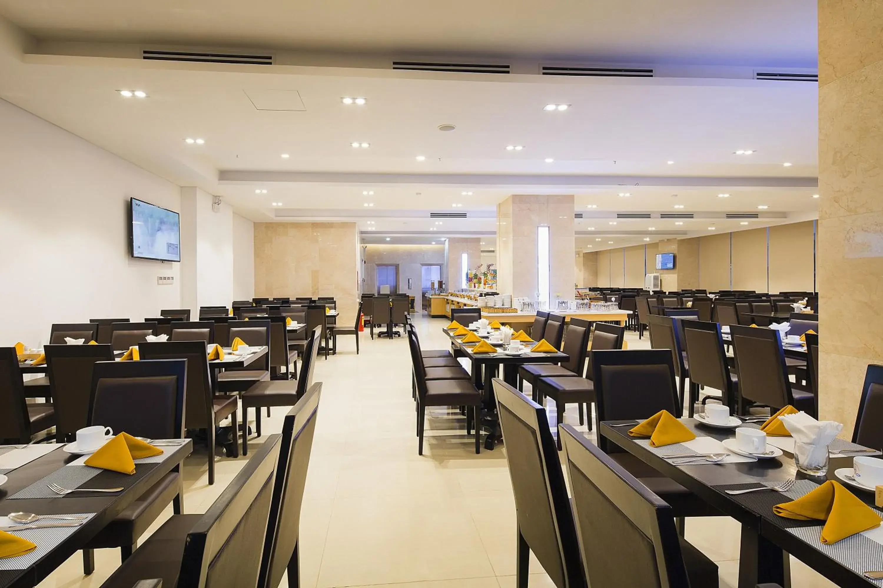 Restaurant/Places to Eat in Dendro Gold Hotel