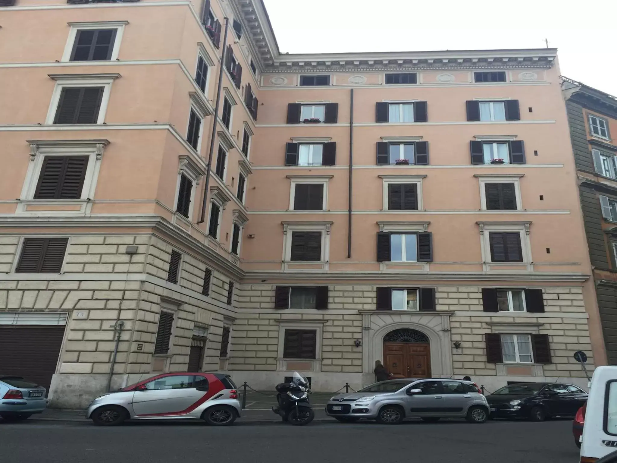 Facade/entrance, Property Building in Roma 2B