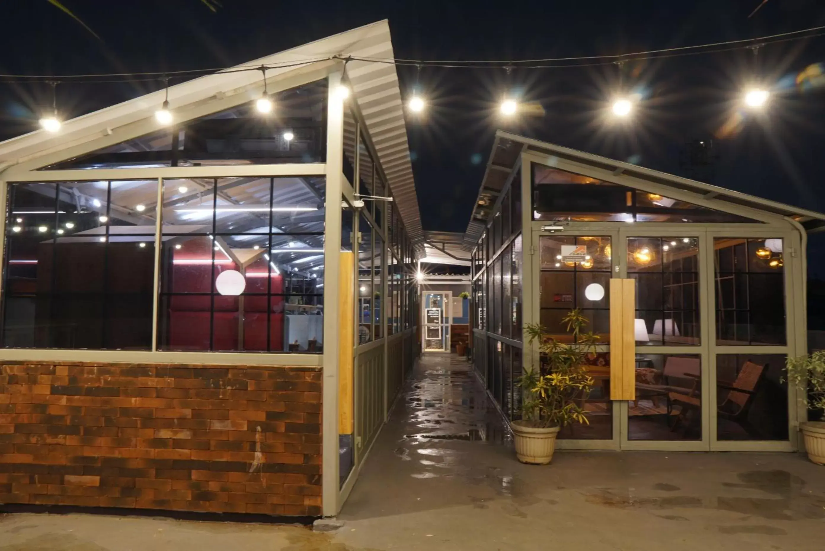 Facade/entrance in Tuju Abuserin Syariah Facade/entrance in Tuju Abuserin Syariah