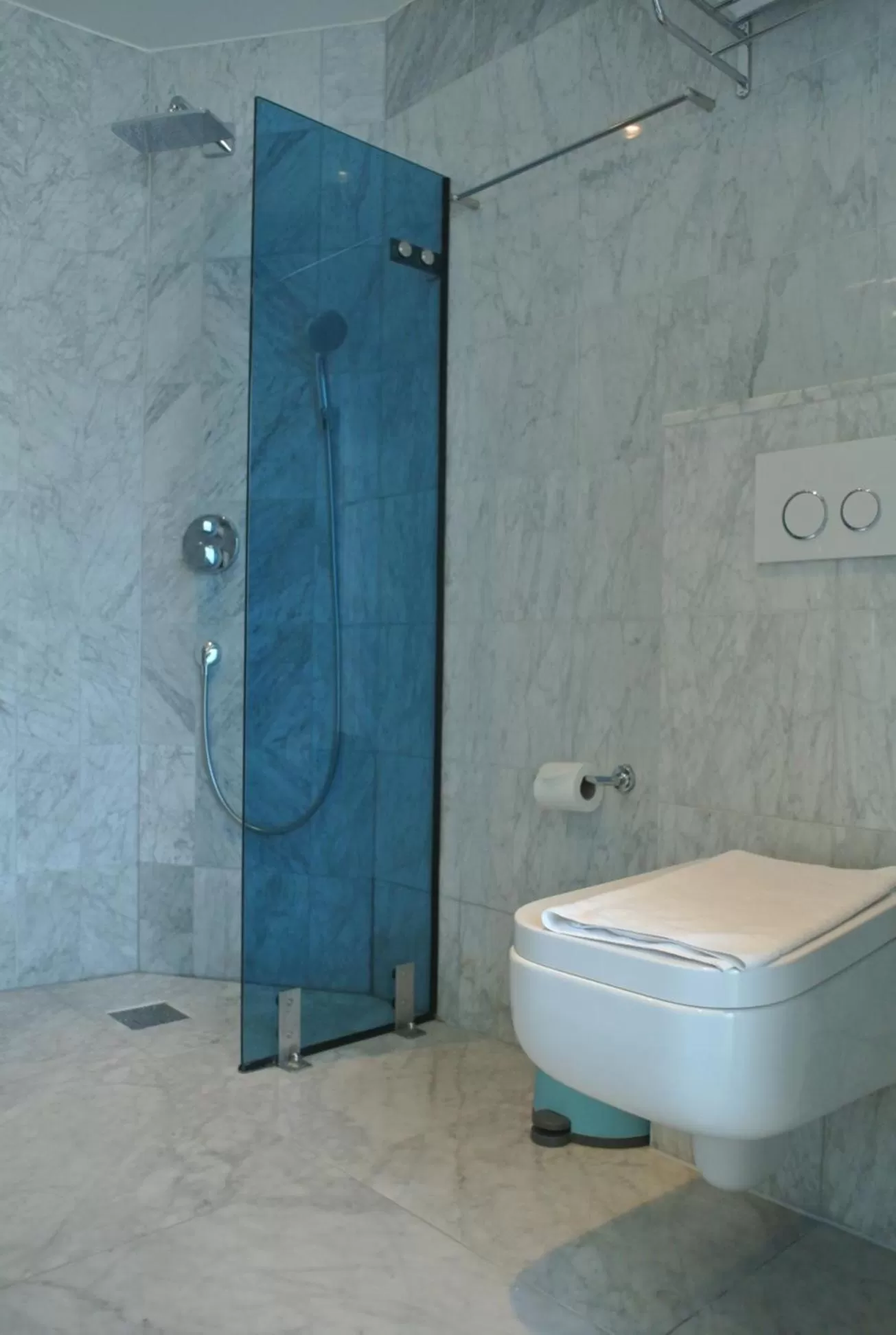 Bathroom in Amadi Park Hotel