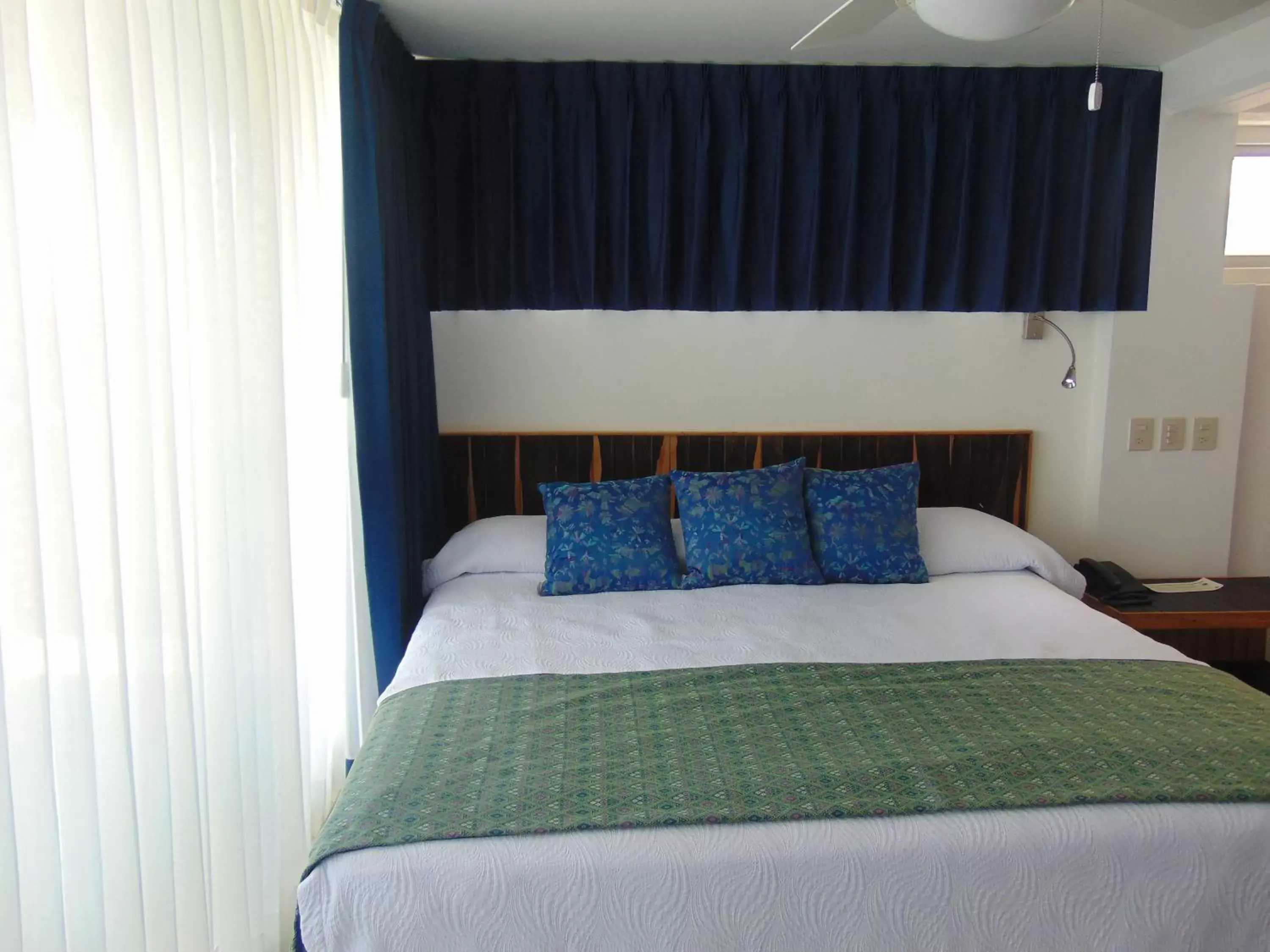 Property building, Bed in Hotel Rosita