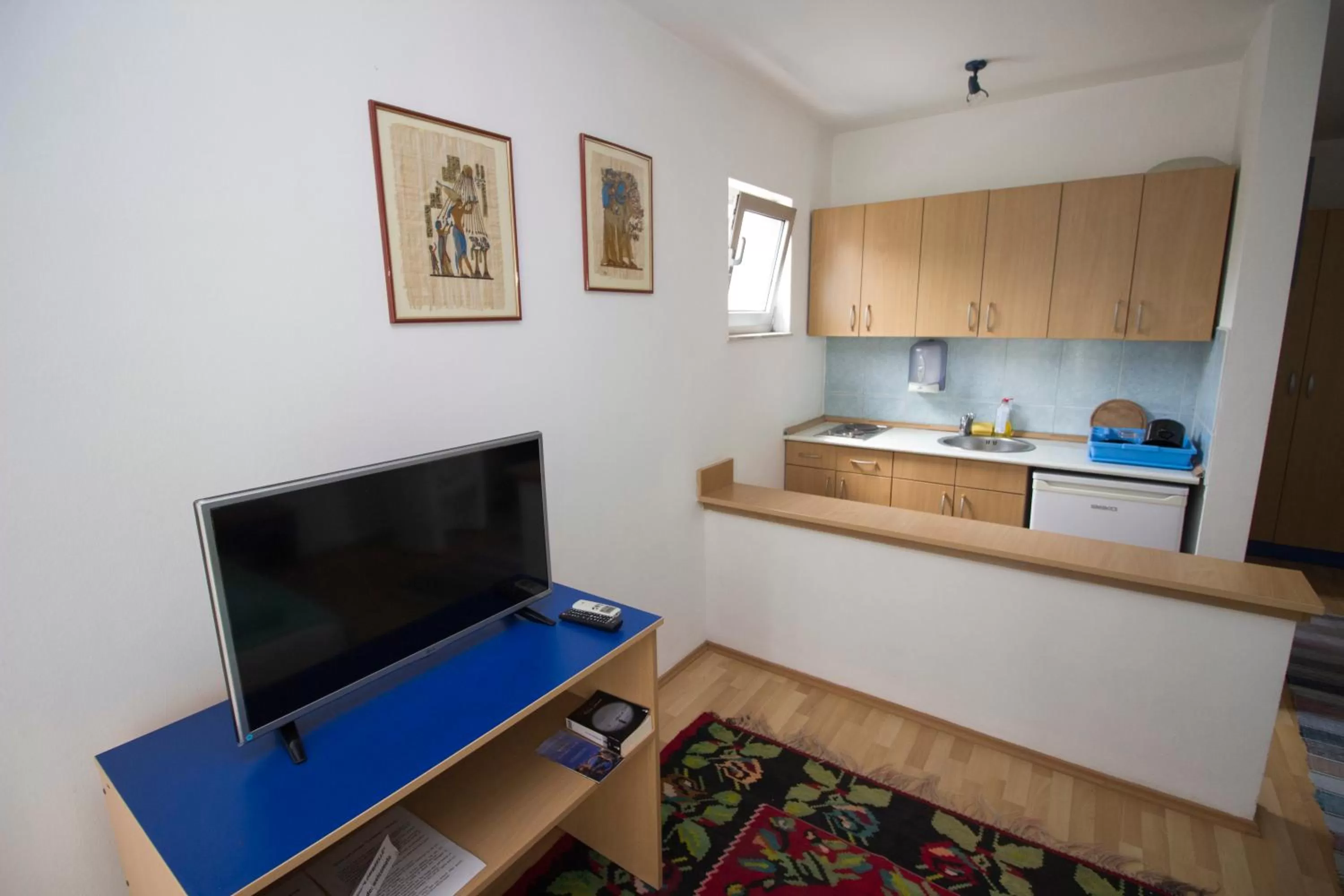 TV and multimedia, Kitchen/Kitchenette in Hotel & Rooms Lombrelle