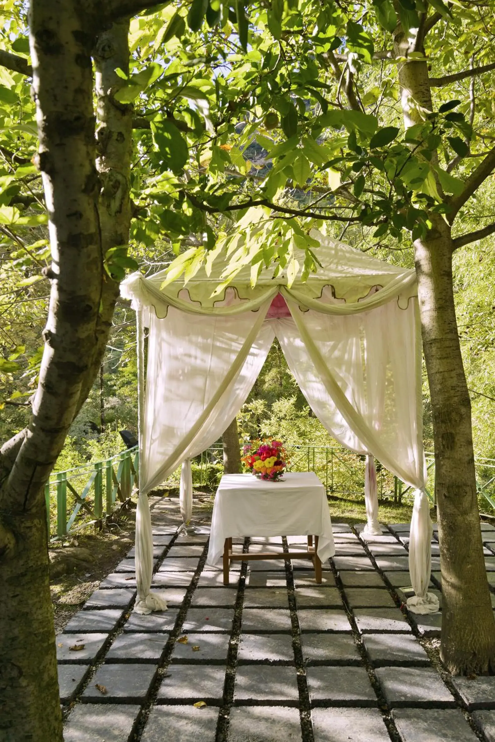 Restaurant/places to eat in Solang Valley Resort Restaurant/places to eat in Solang Valley Resort