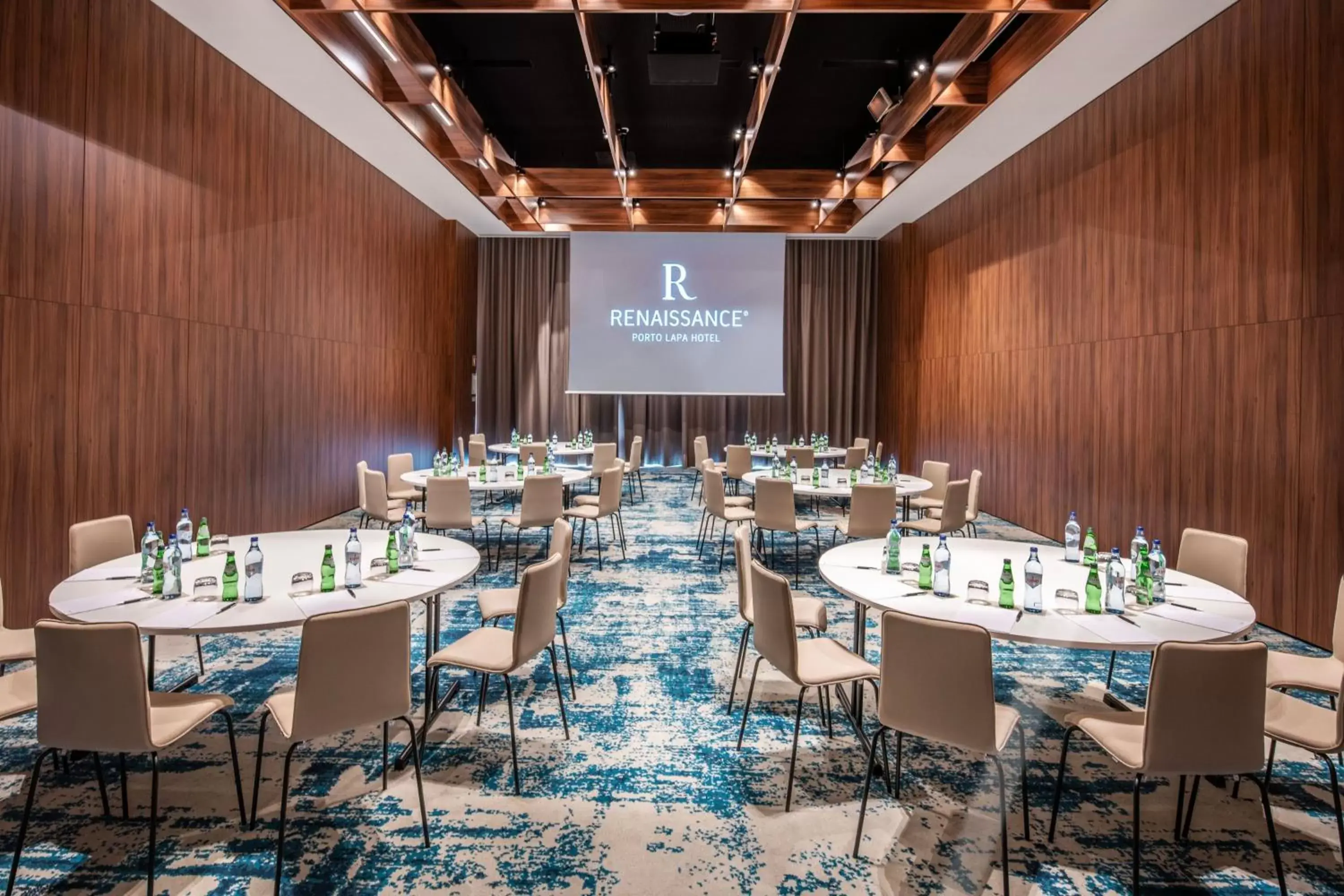 Meeting/conference room in Renaissance Porto Lapa Hotel