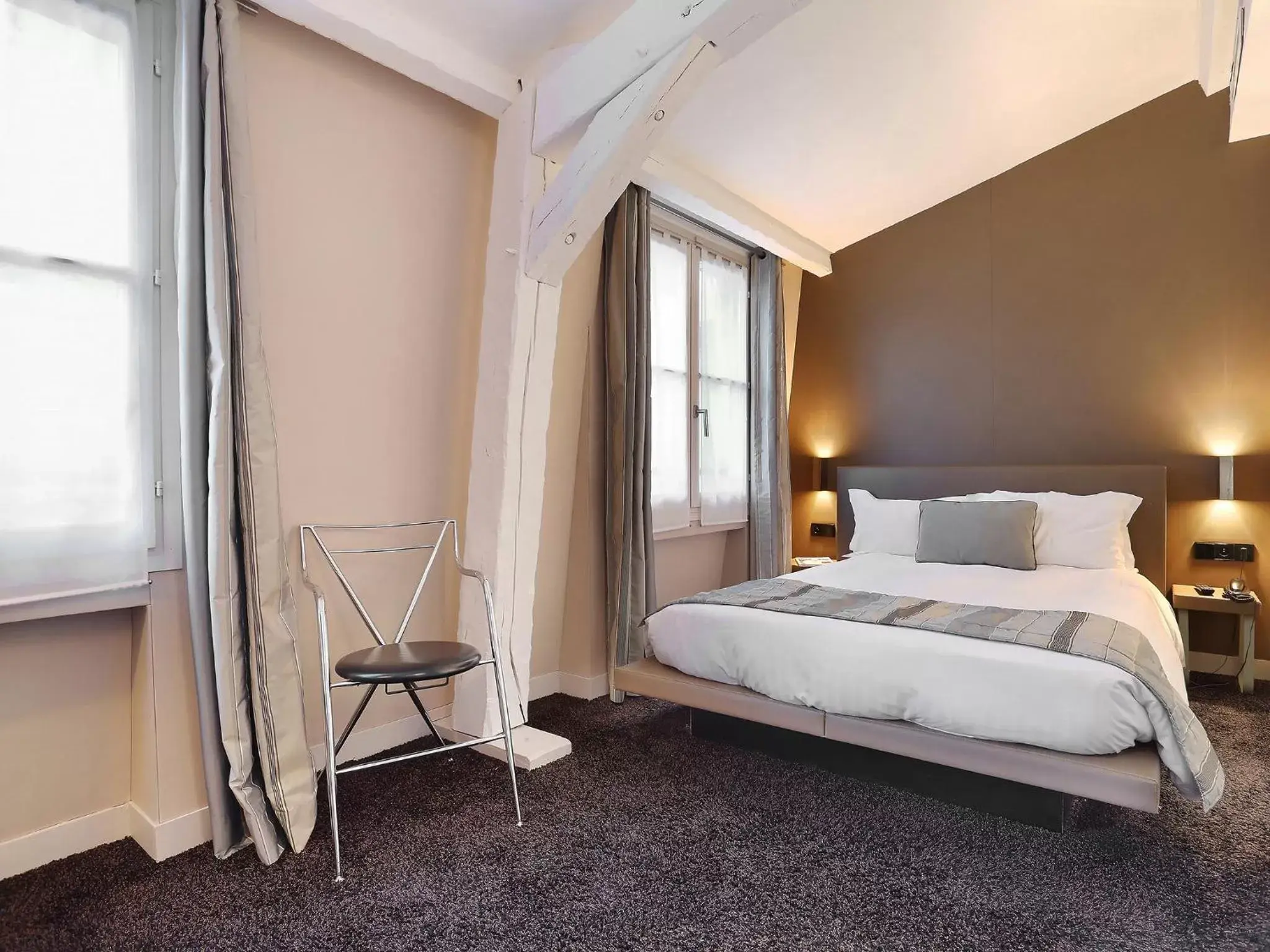 Bedroom, Bed in Hotel de Notre-Dame