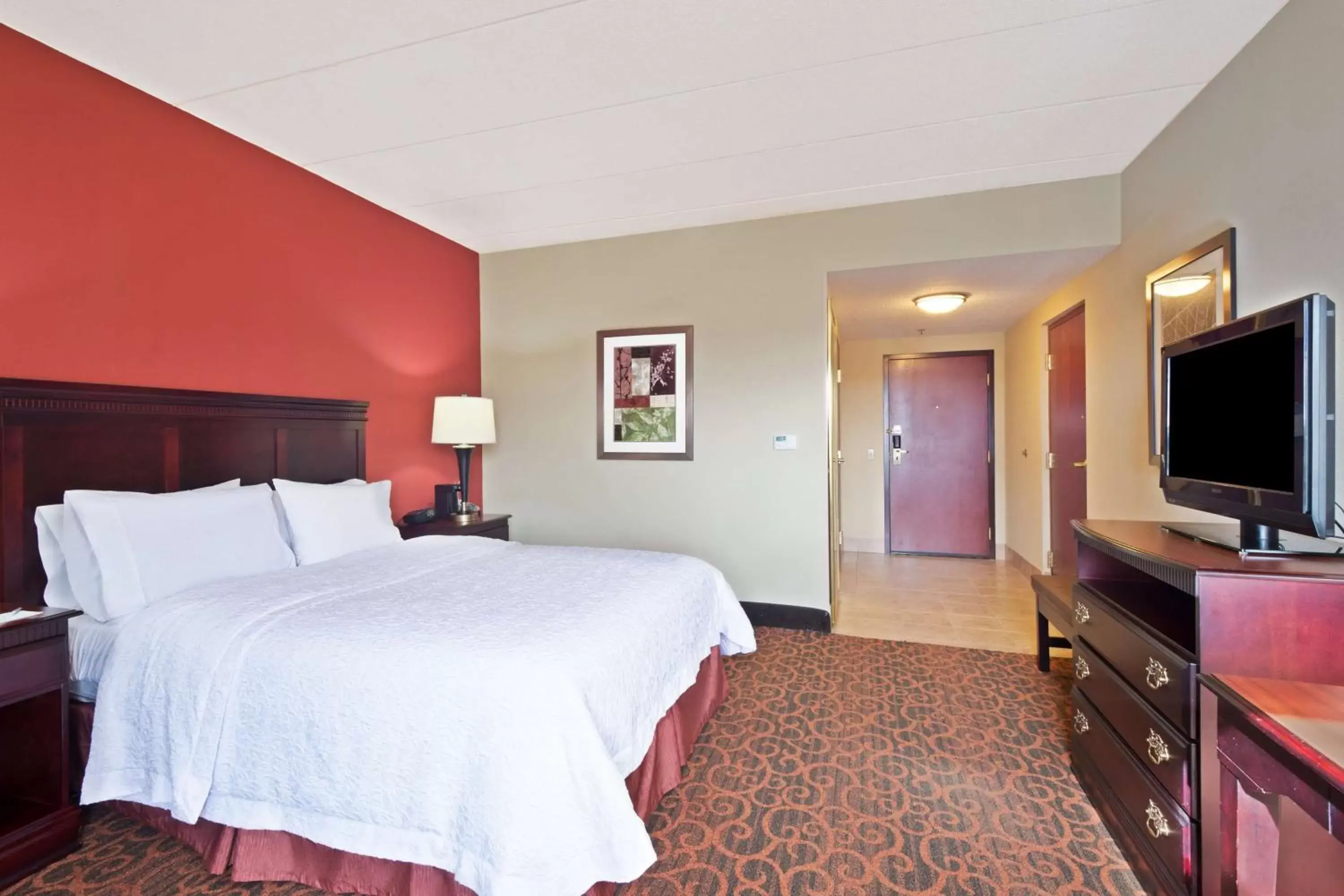 Queen Room with Bath Tub - Disability Access/Non-Smoking in Hampton Inn Winfield Teays Valley Queen Room with Bath Tub - Disability Access/Non-Smoking in Hampton Inn Winfield Teays Valley
