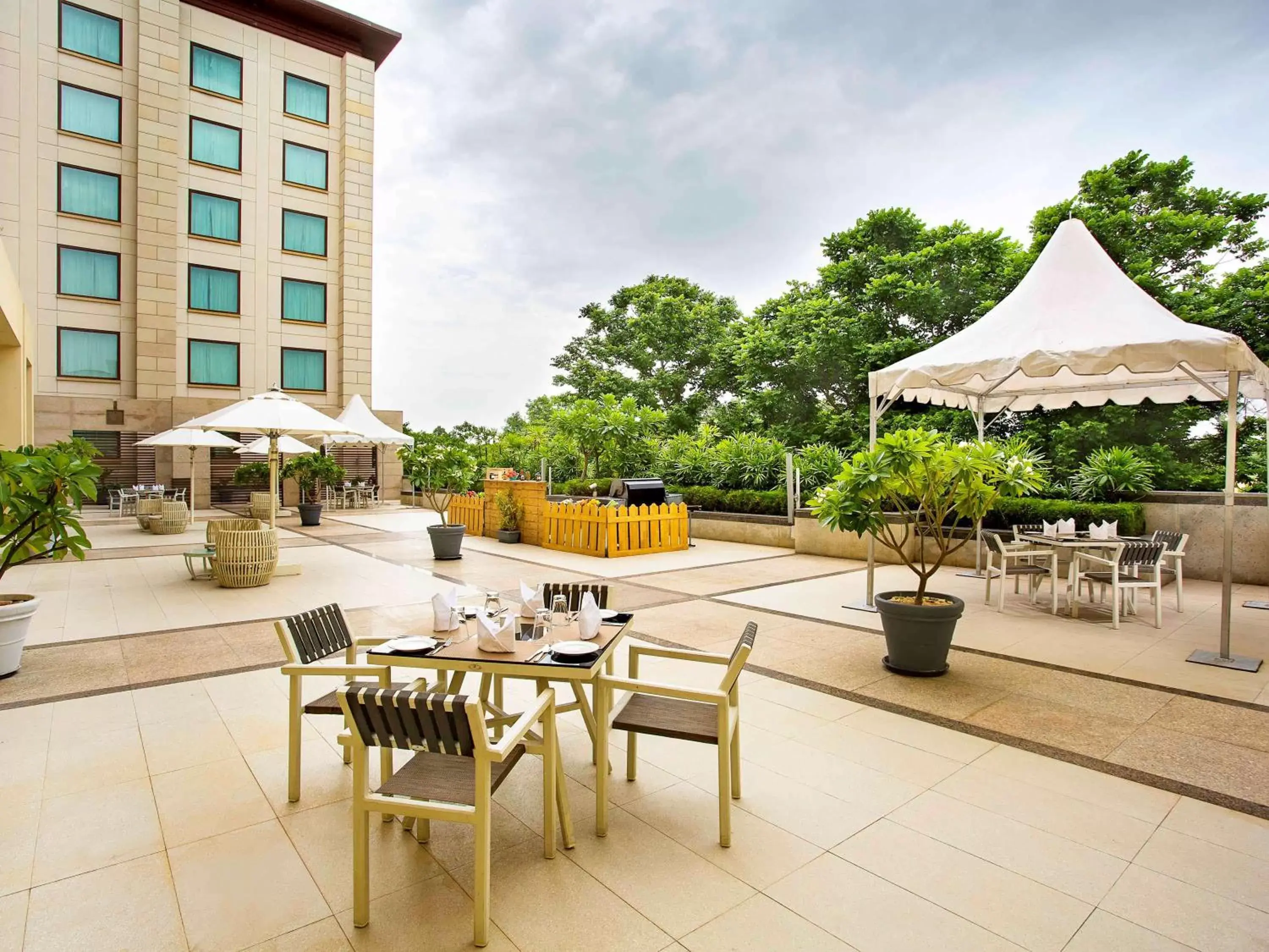 Photo of the whole room in Novotel Hyderabad Airport