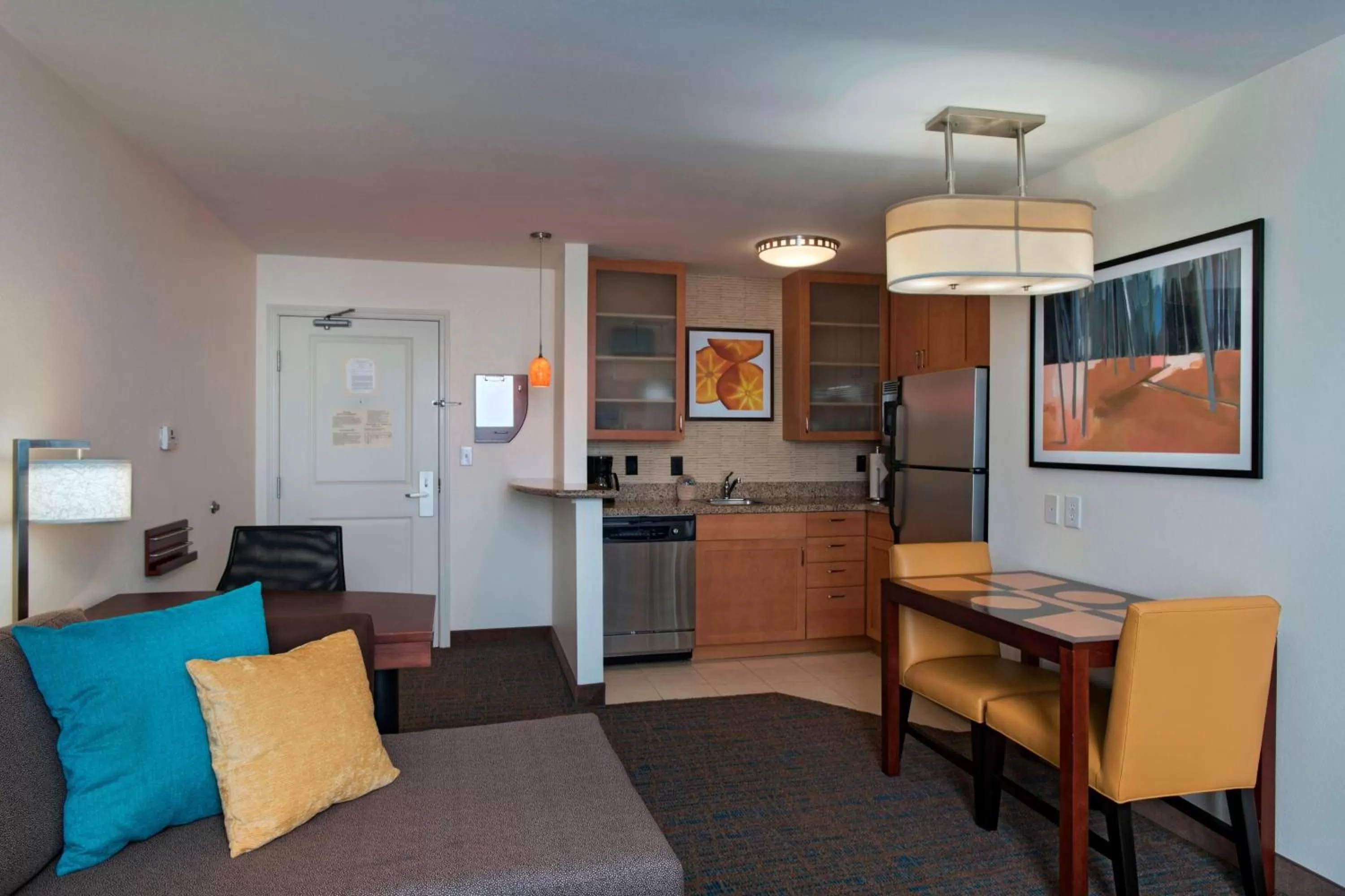 Kitchen or kitchenette in Residence Inn Bryan College Station