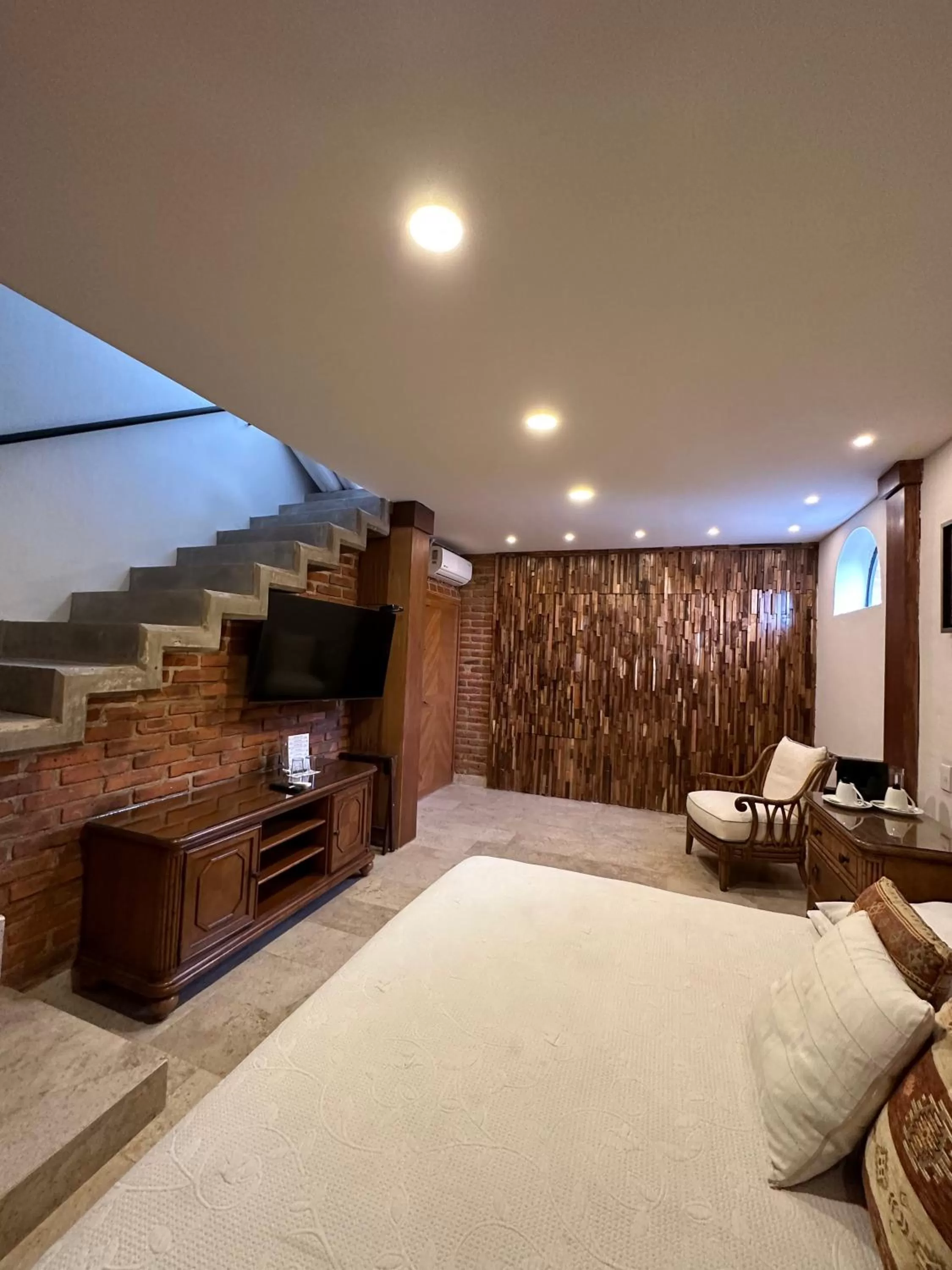 Bed in Hotel Lindo Ajijic Bed & Breakfast