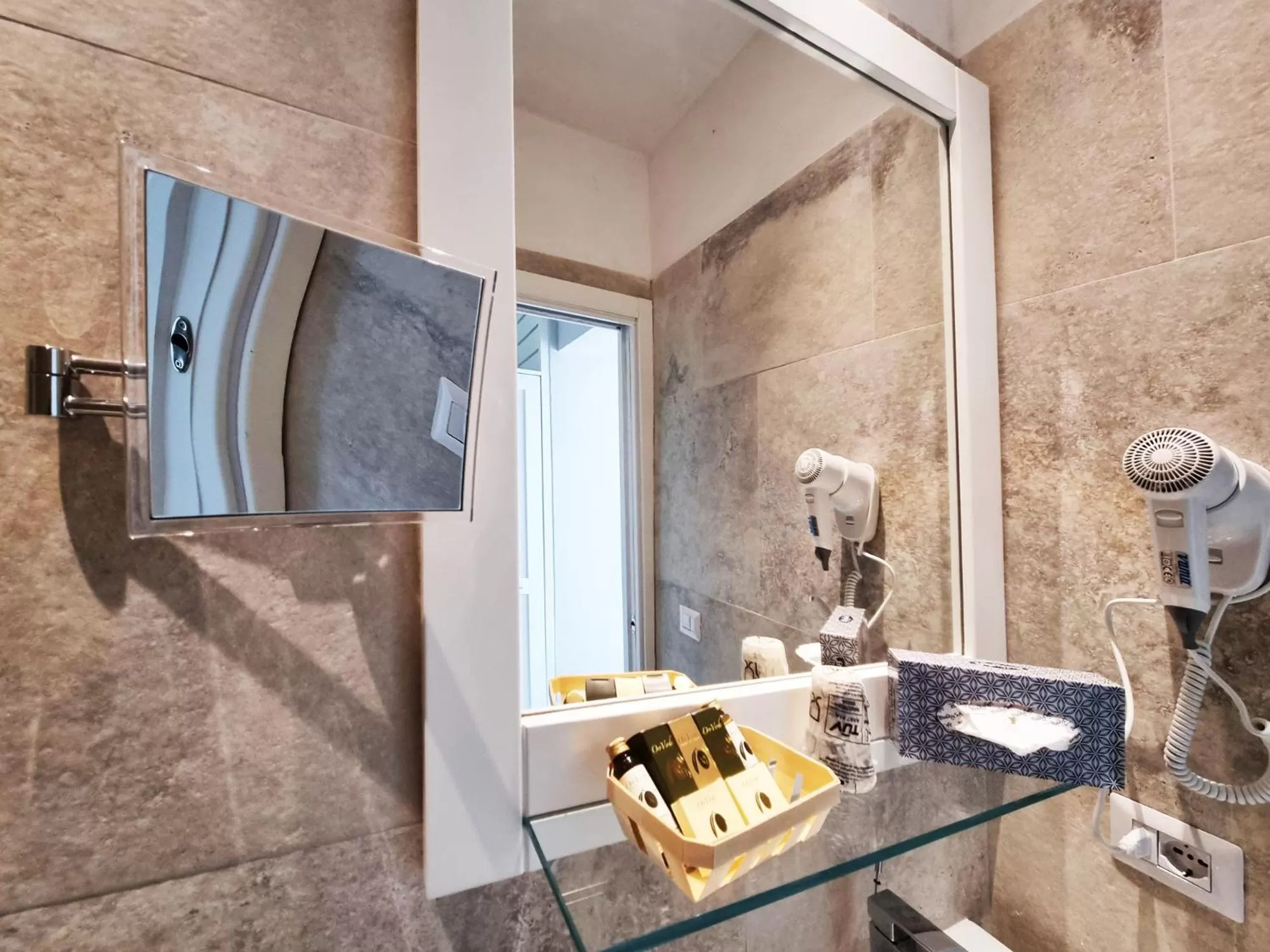 Bathroom in Hotel Plaza