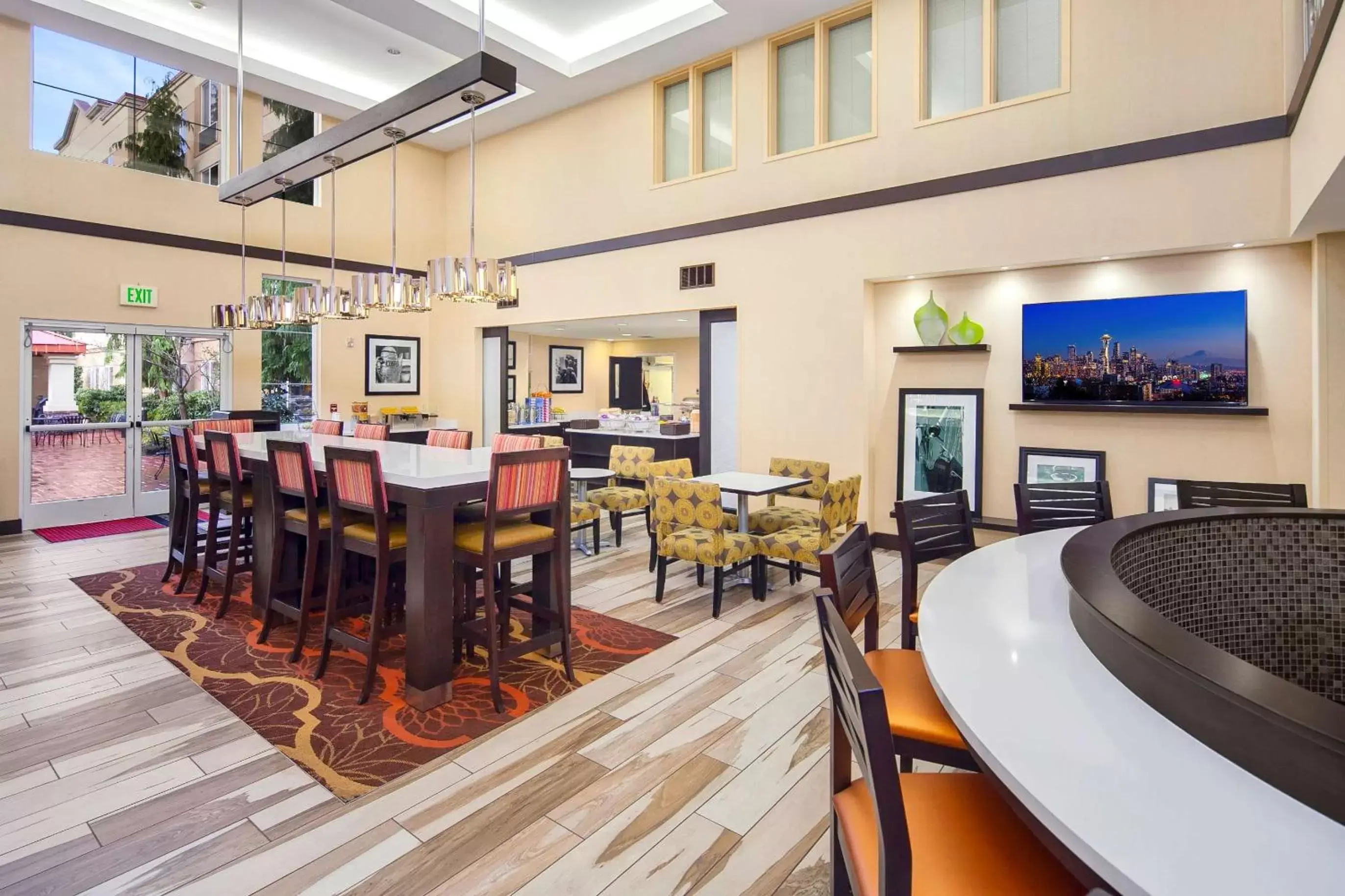 Lobby or reception, Restaurant/Places to Eat in Hampton Inn & Suites Seattle North/Lynnwood