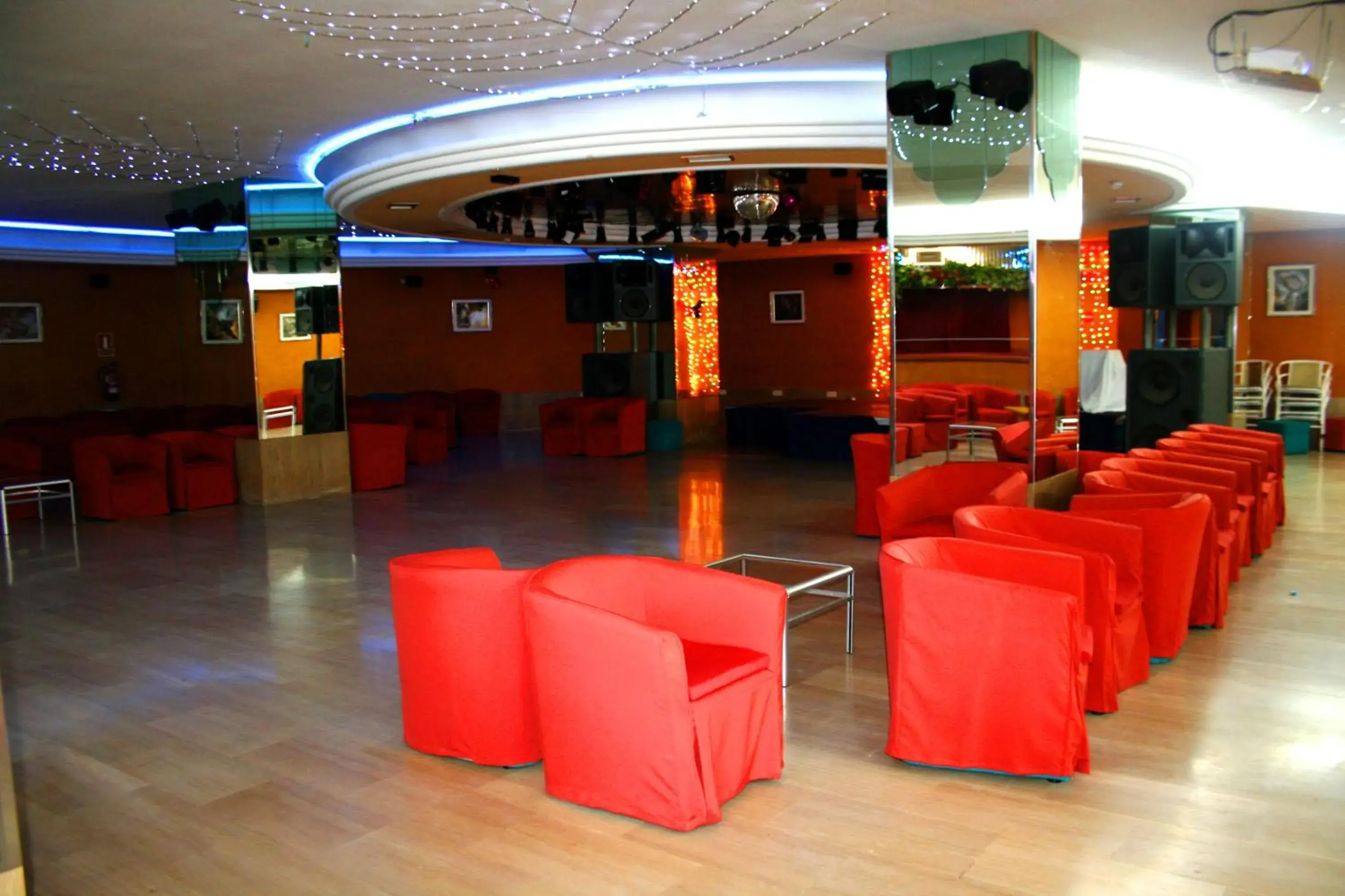 Lounge or bar in AR Roca Esmeralda & Spa Hotel