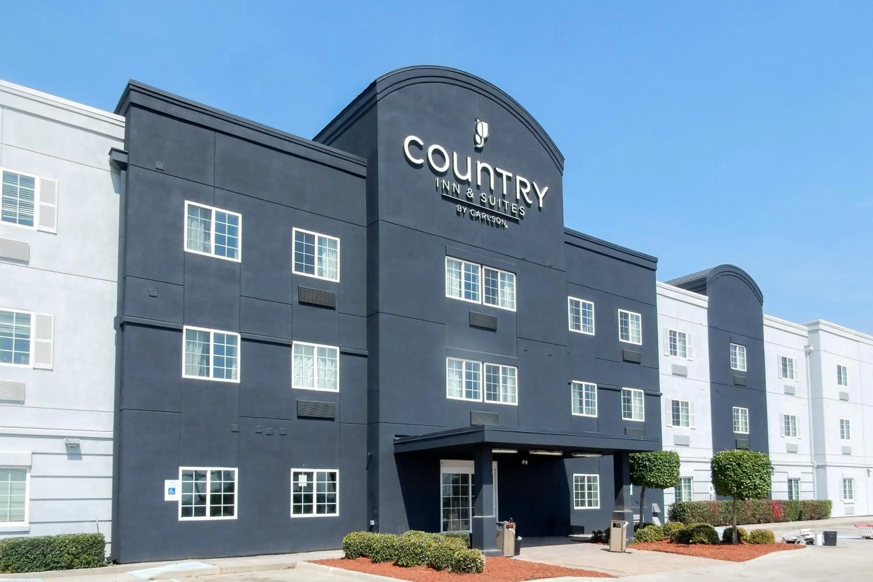 Property Building in Country Inn & Suites by Radisson, Shreveport-Airport, LA