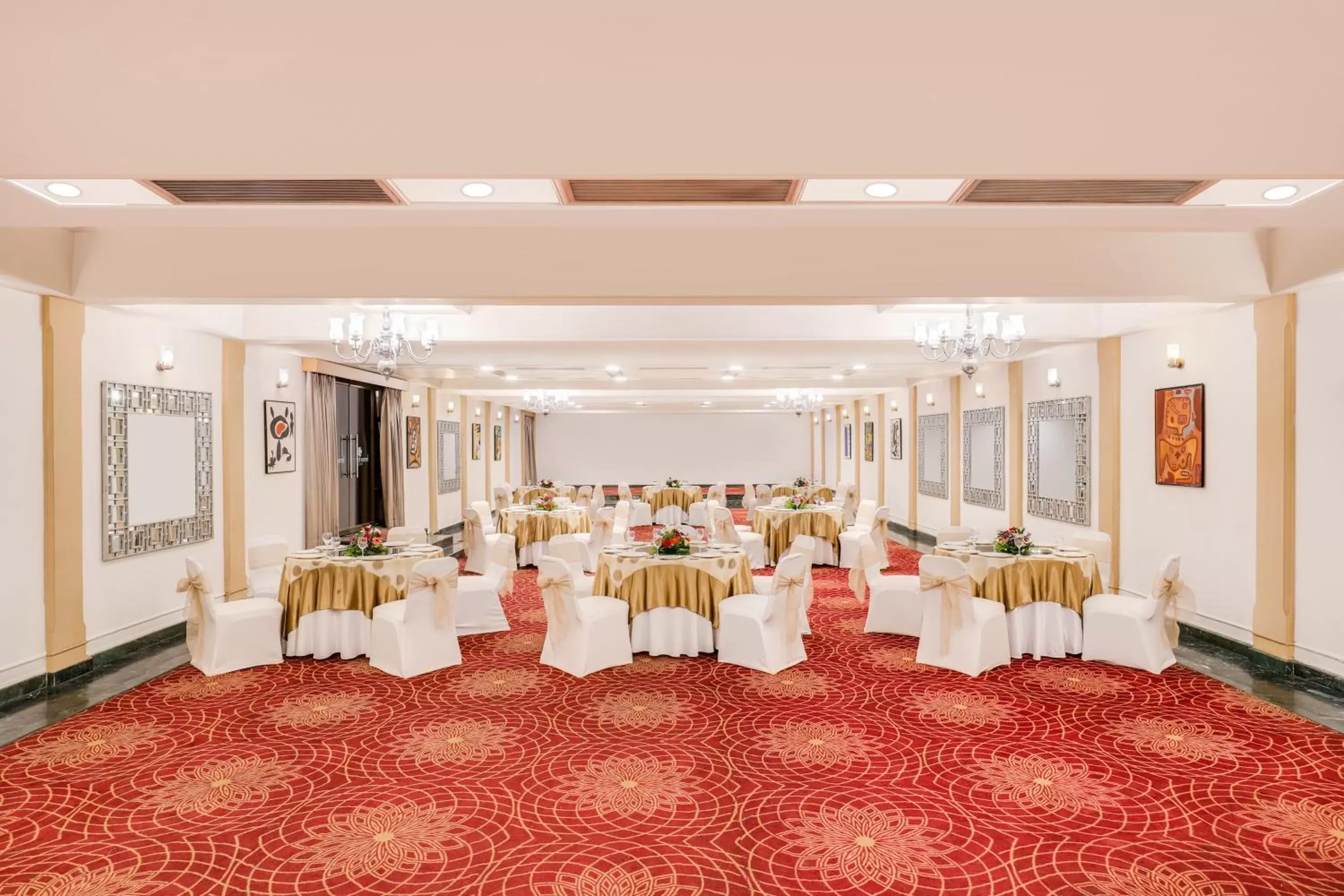 Banquet/Function facilities, Banquet Facilities in Lemon Tree Hotel, Aurangabad