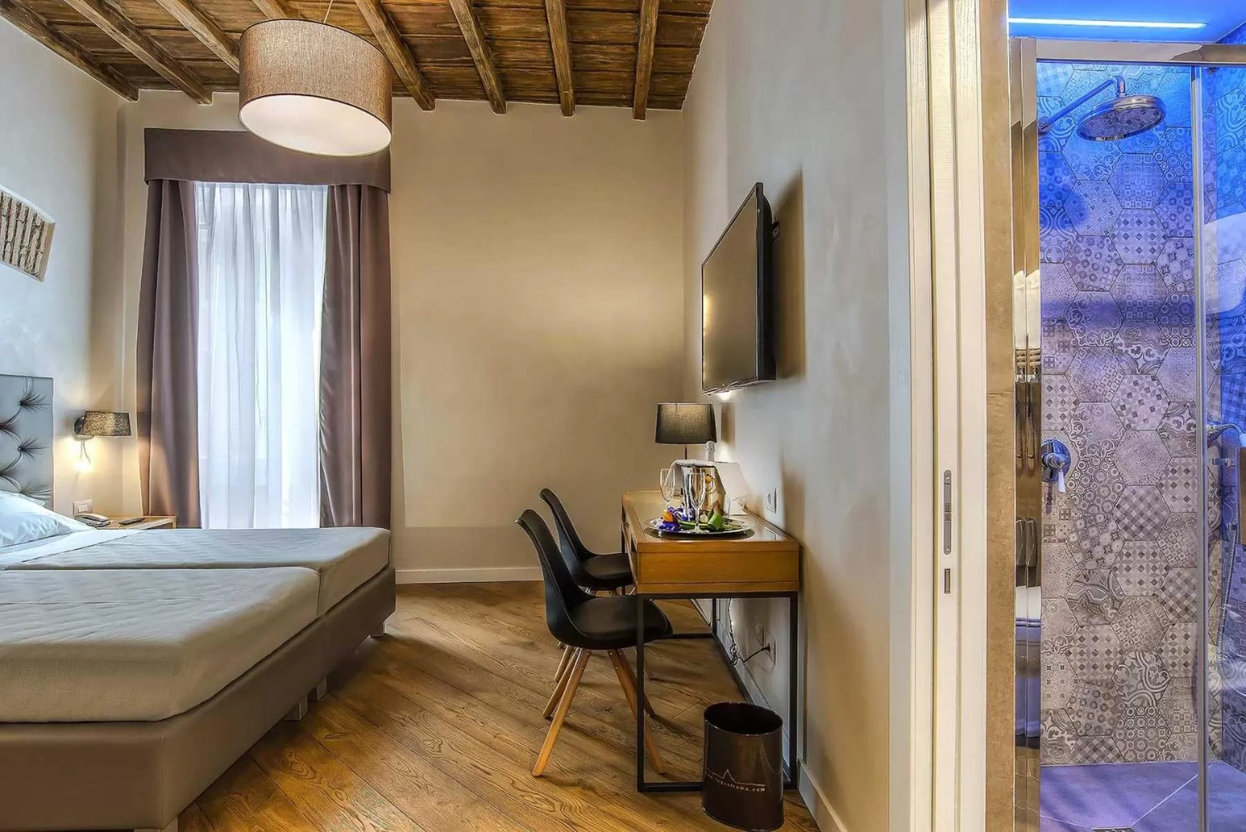 View (from property/room), Bed in Hotel Elite