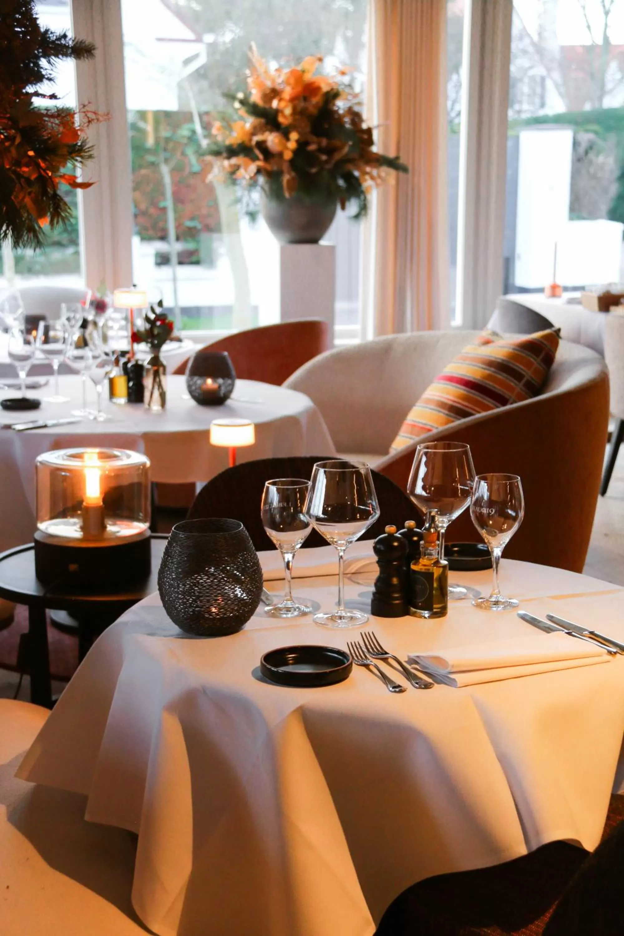 Restaurant/Places to Eat in Lebeau 19 Hotel